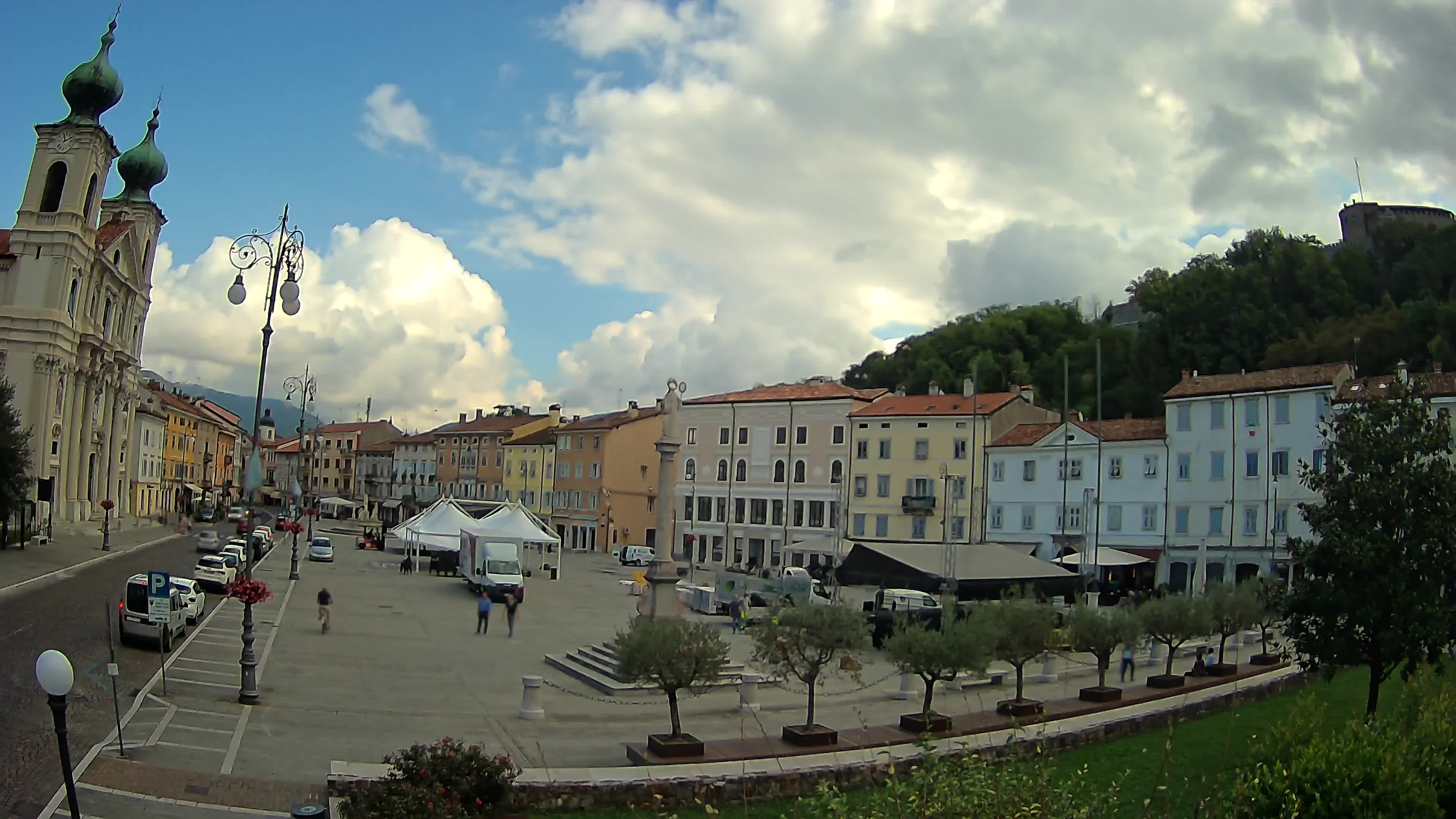Gorizia – Plaza Vittoria – iglesia de San Pedro. Ignacio