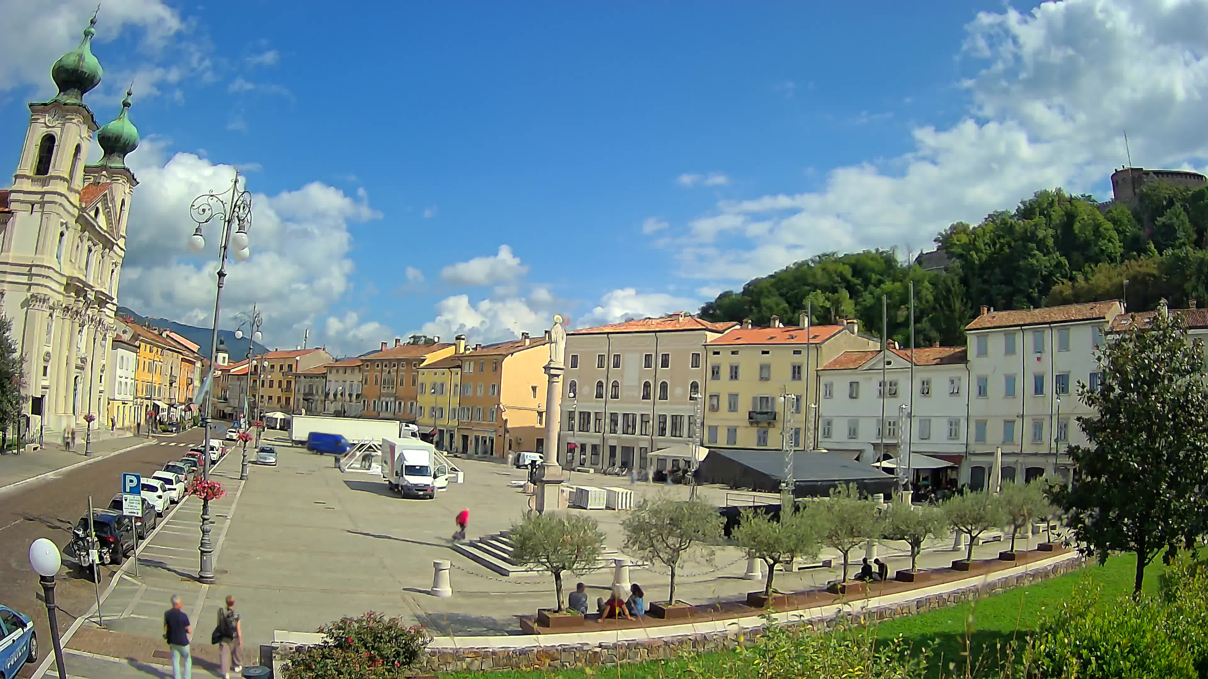 Gorizia Piazza della Vittoria e chiesa di S. Ignazio