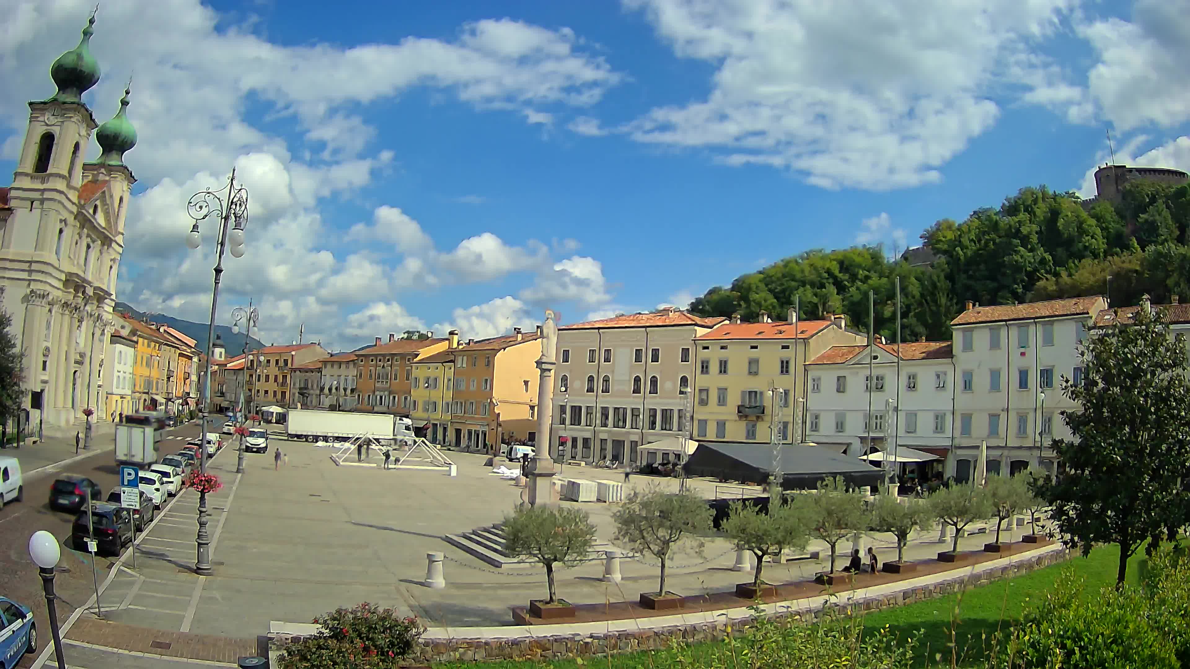 Gorizia – Plaza Vittoria – iglesia de San Pedro. Ignacio