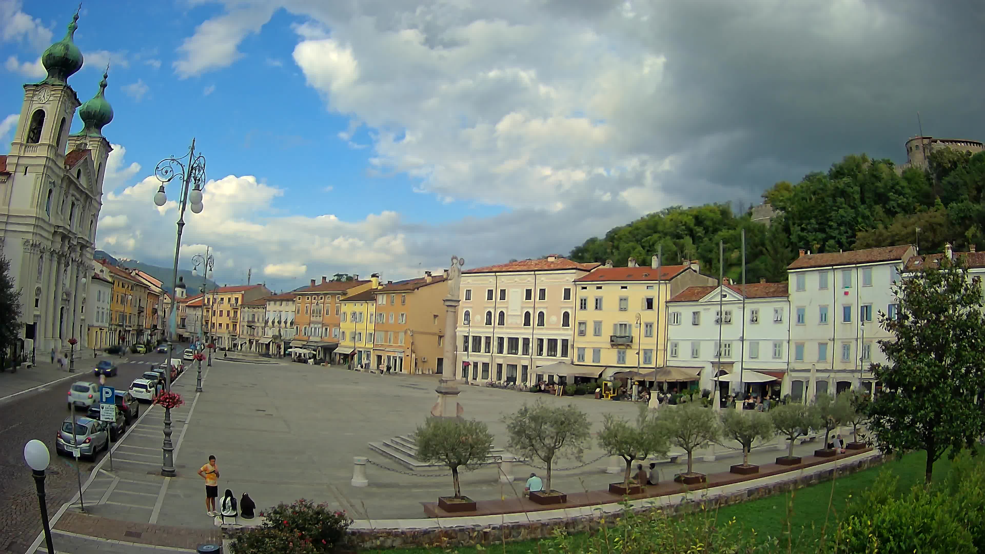 Gorizia Piazza della Vittoria e chiesa di S. Ignazio