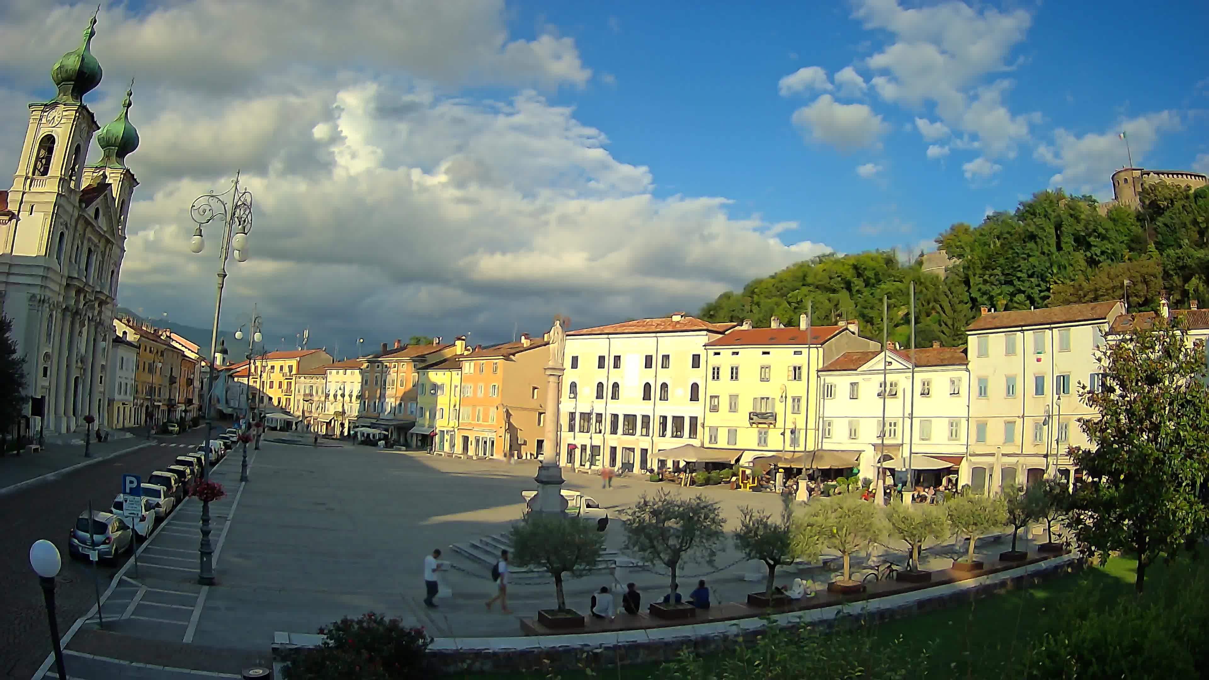 Gorizia Piazza della Vittoria e chiesa di S. Ignazio