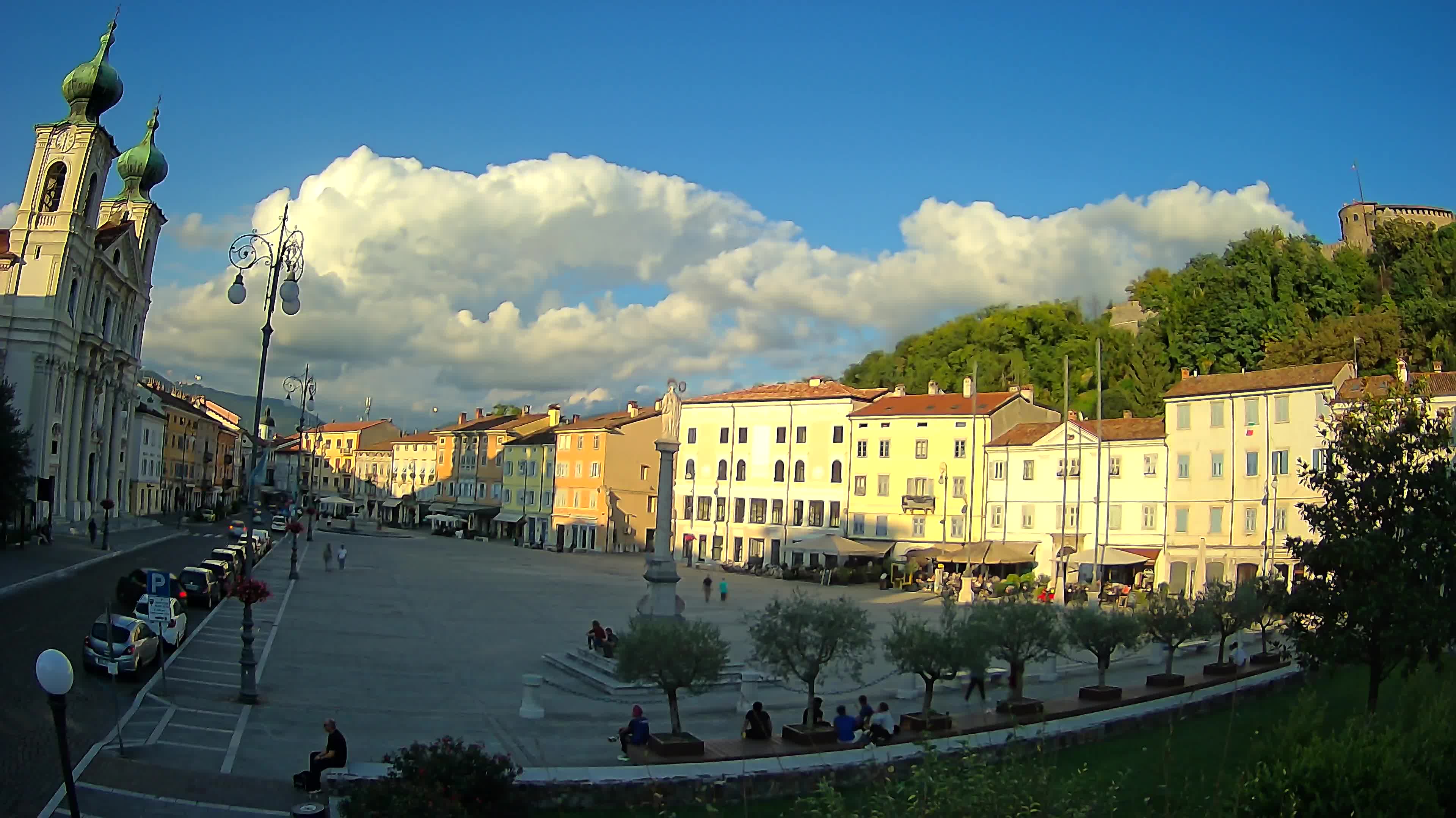 Gorizia Piazza della Vittoria e chiesa di S. Ignazio
