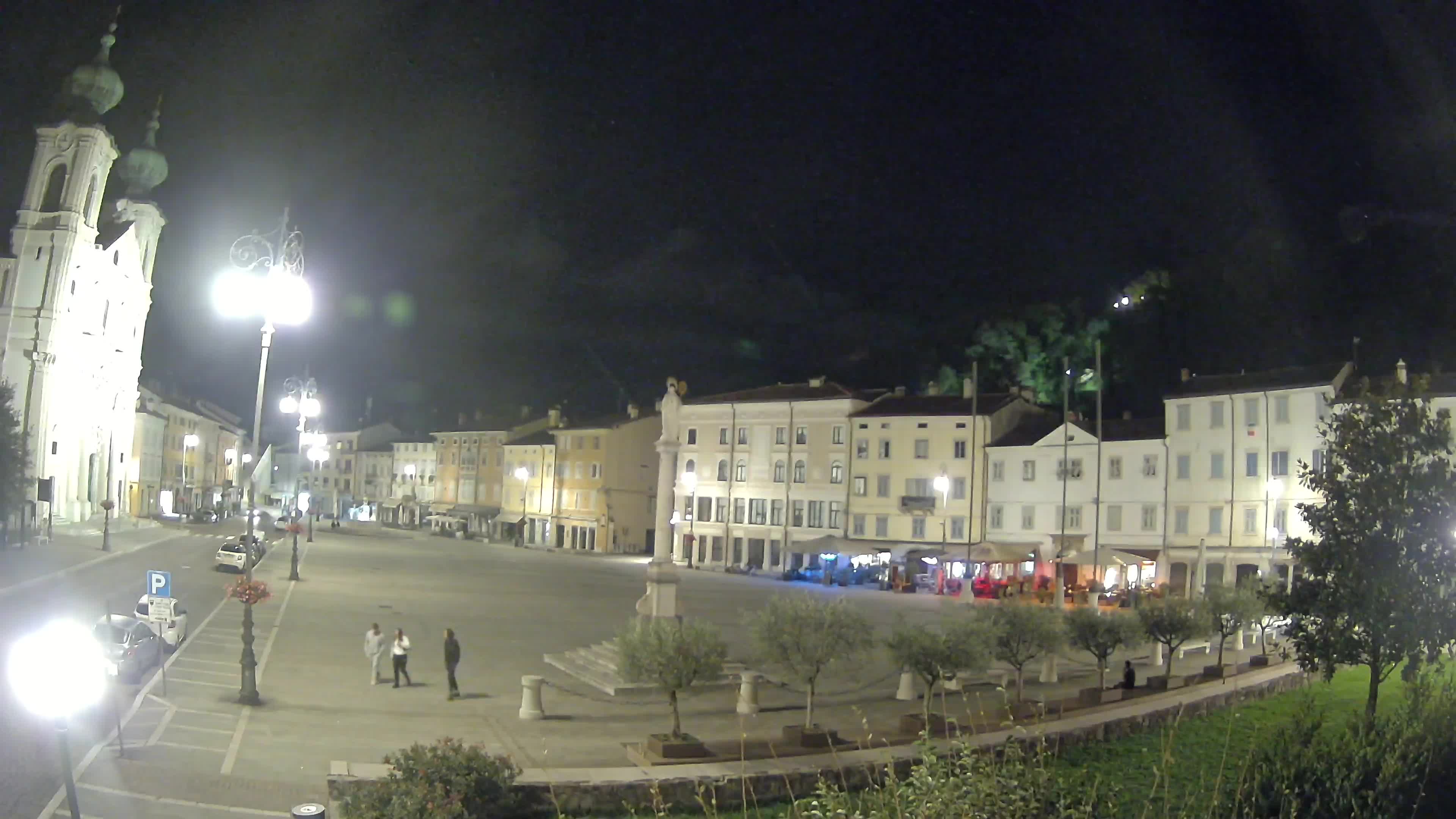 Kamera Gorica Travnik in cerkev sv. Ignacija