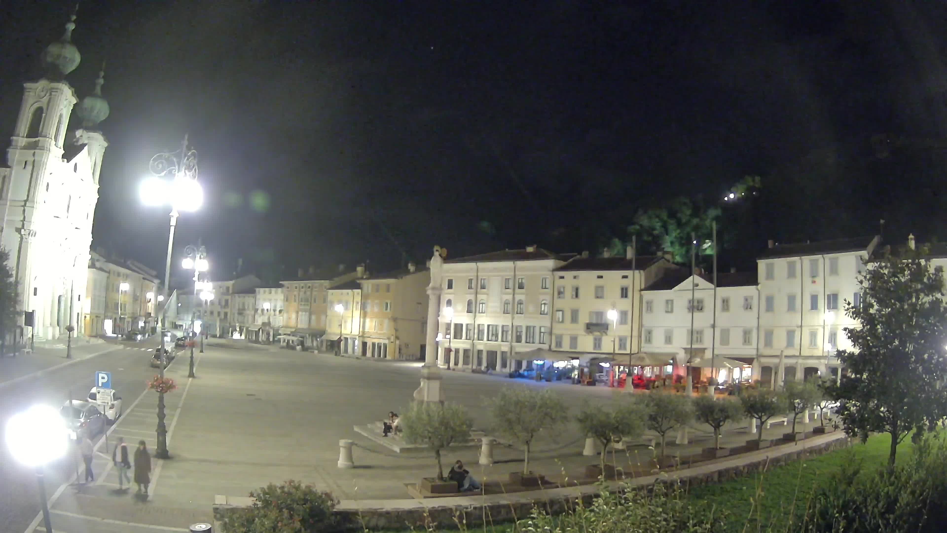 Kamera Gorica Travnik in cerkev sv. Ignacija