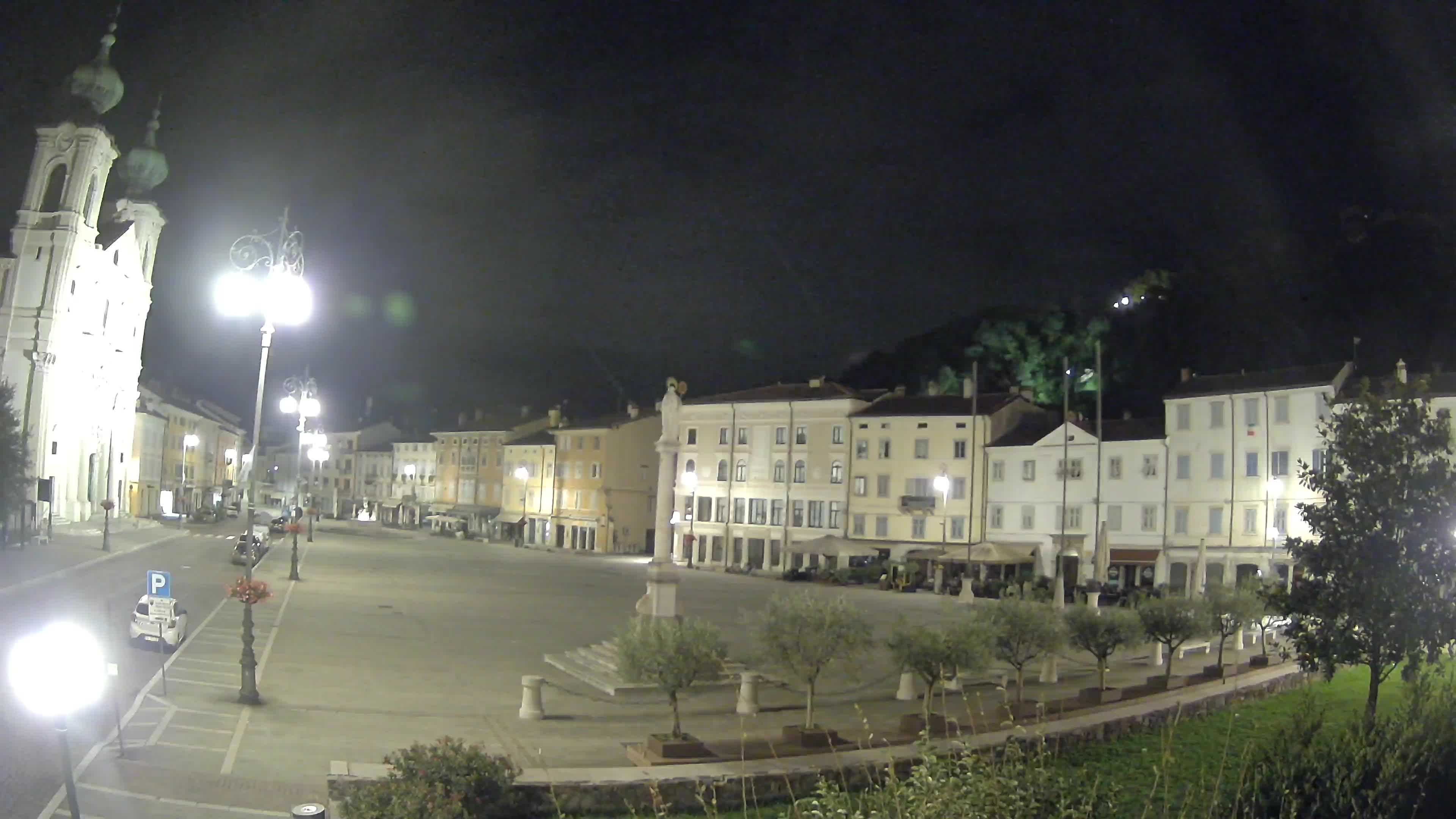 Gorizia Piazza della Vittoria e chiesa di S. Ignazio