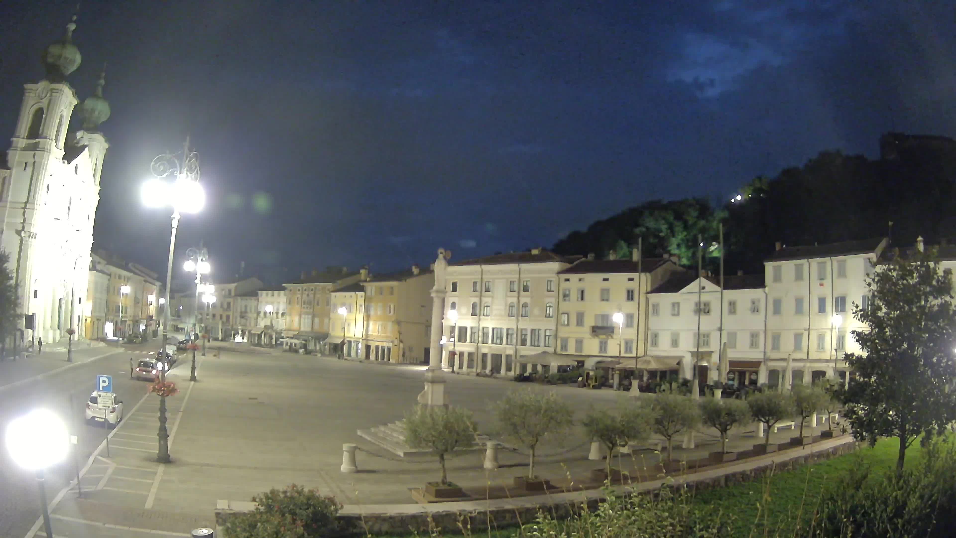 Gorizia Piazza della Vittoria e chiesa di S. Ignazio
