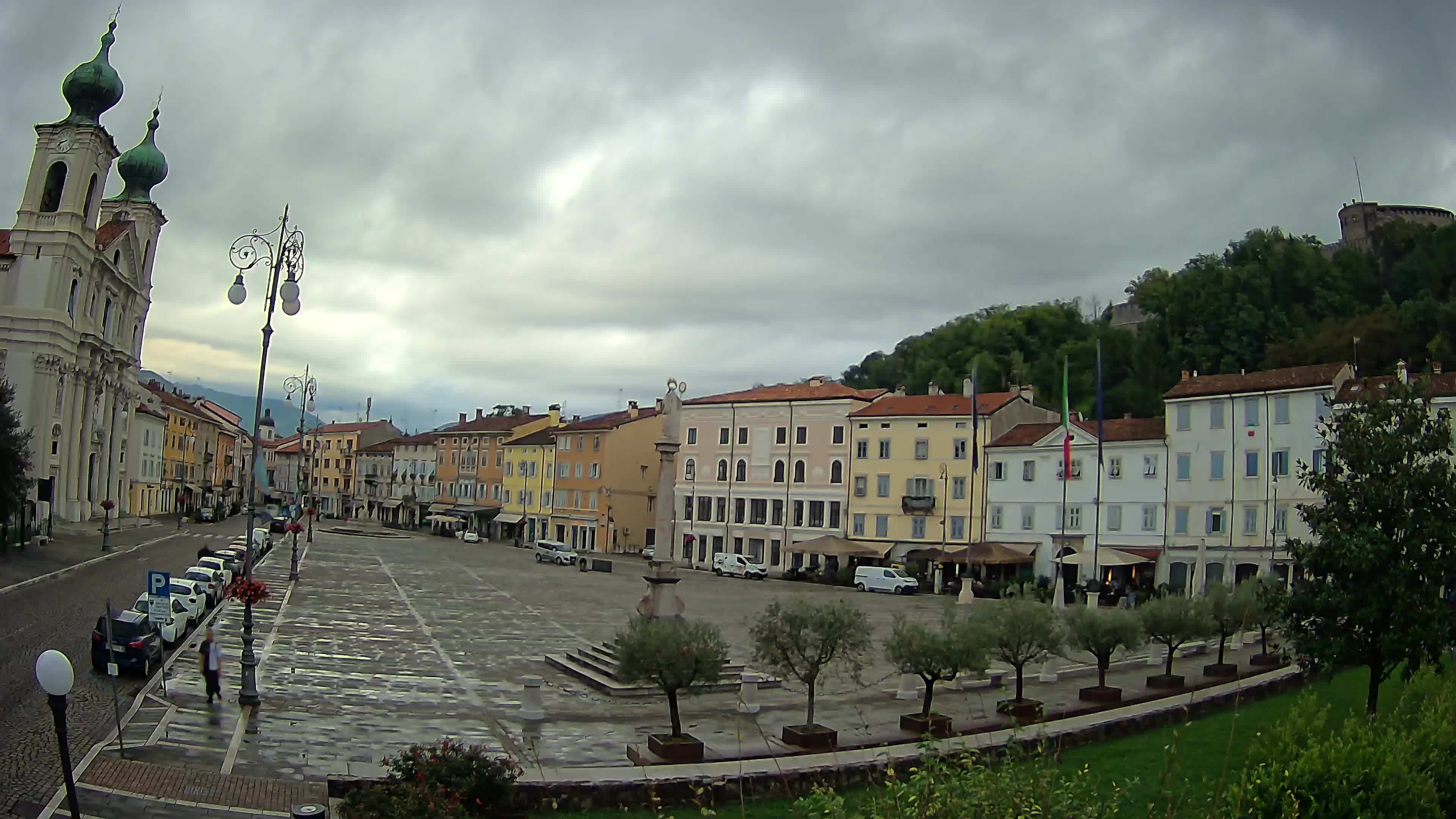 Gorizia – Plaza Vittoria – iglesia de San Pedro. Ignacio