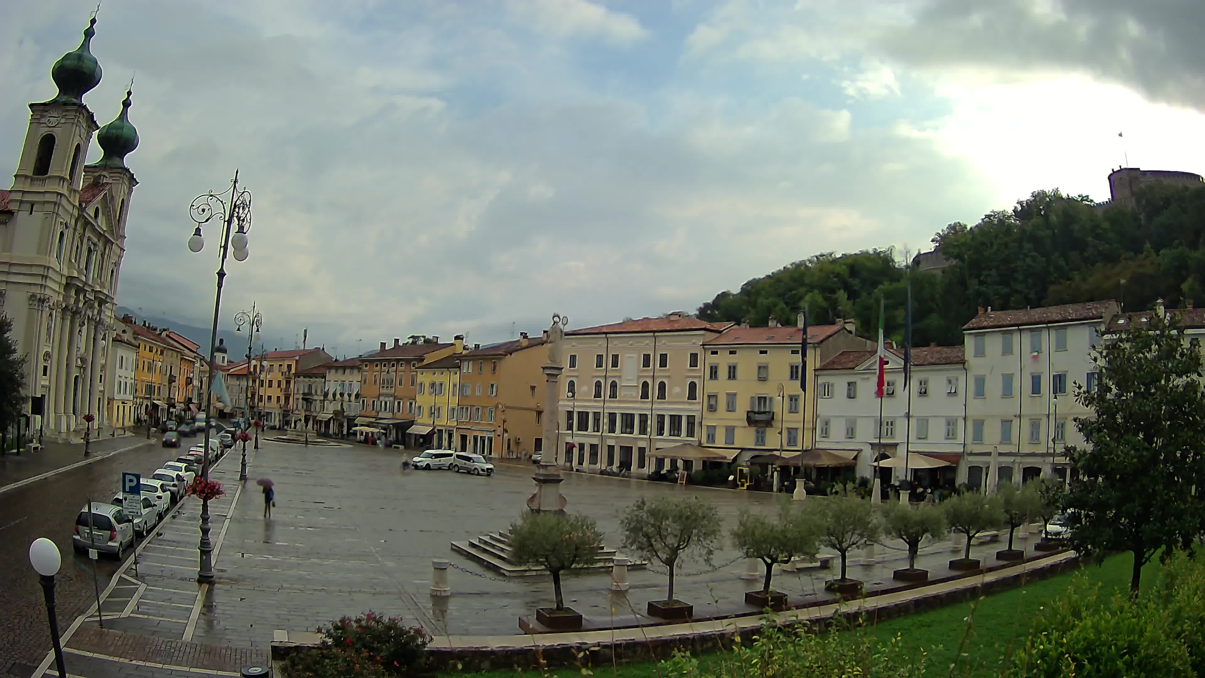 Gorizia Piazza della Vittoria e chiesa di S. Ignazio