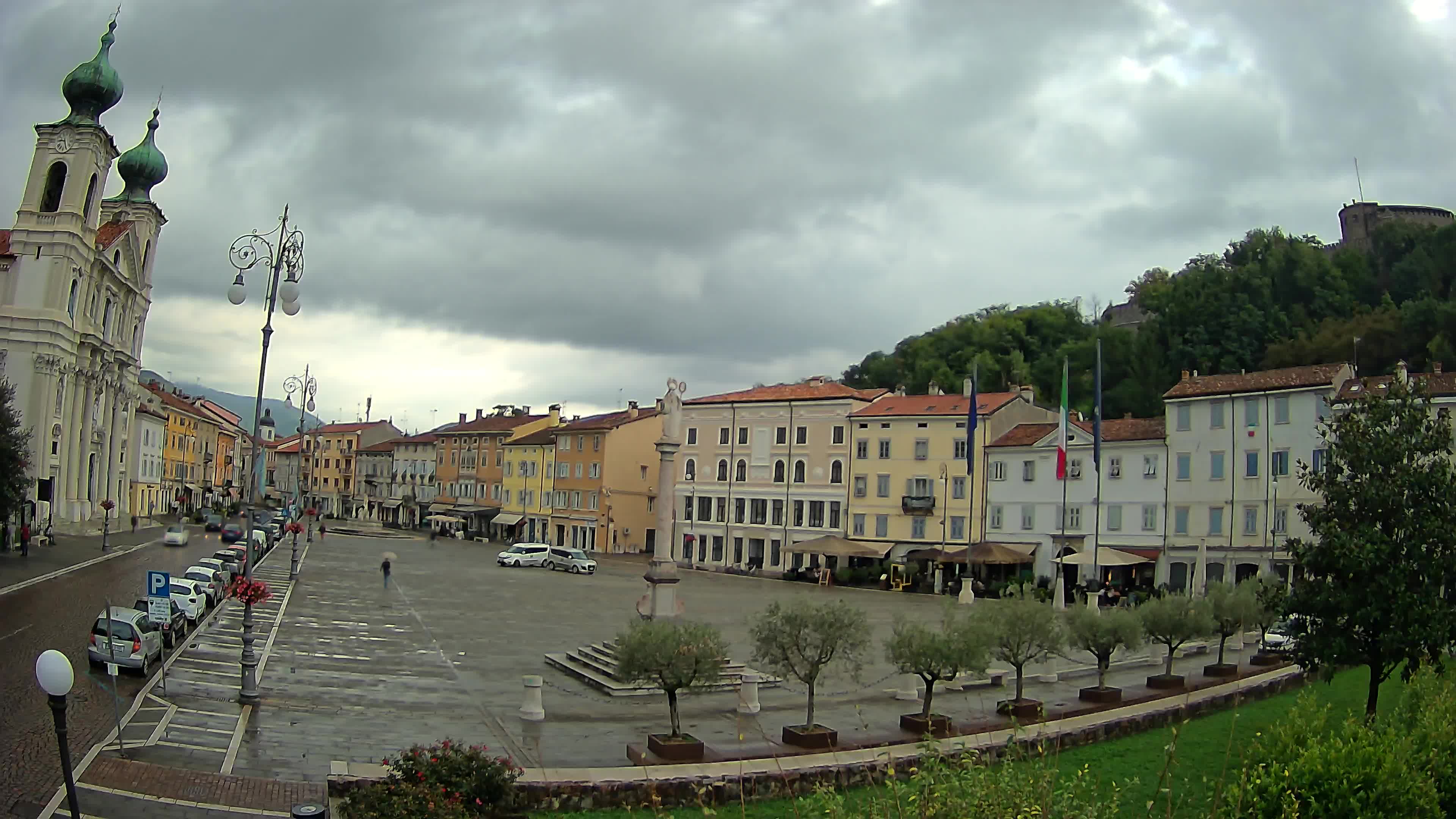 Gorizia Piazza della Vittoria e chiesa di S. Ignazio