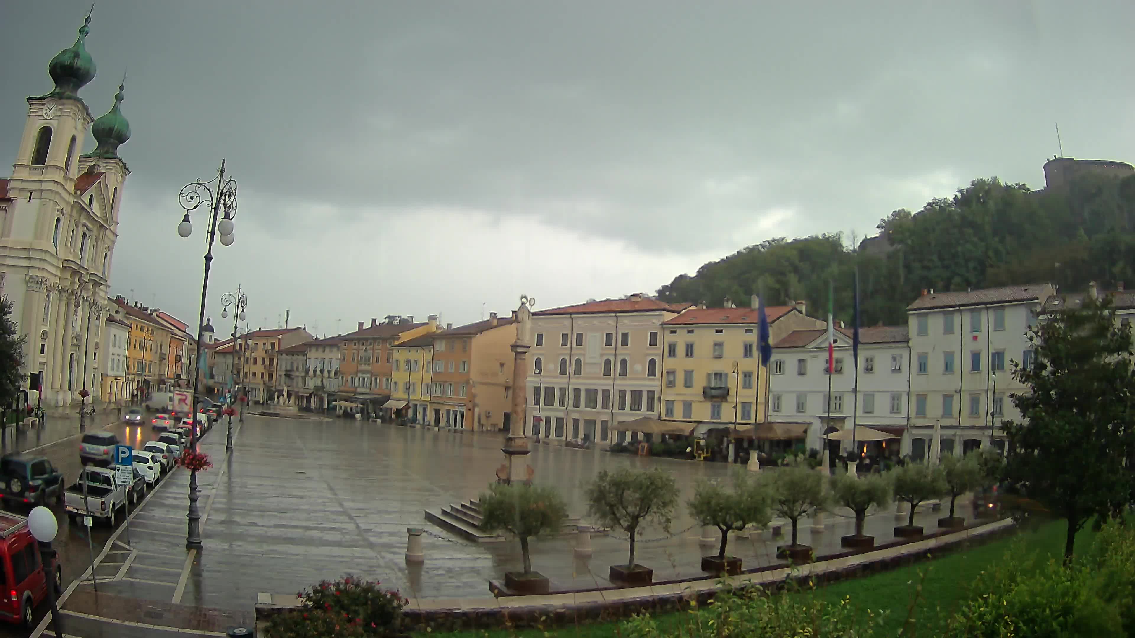 Gorizia Piazza della Vittoria e chiesa di S. Ignazio