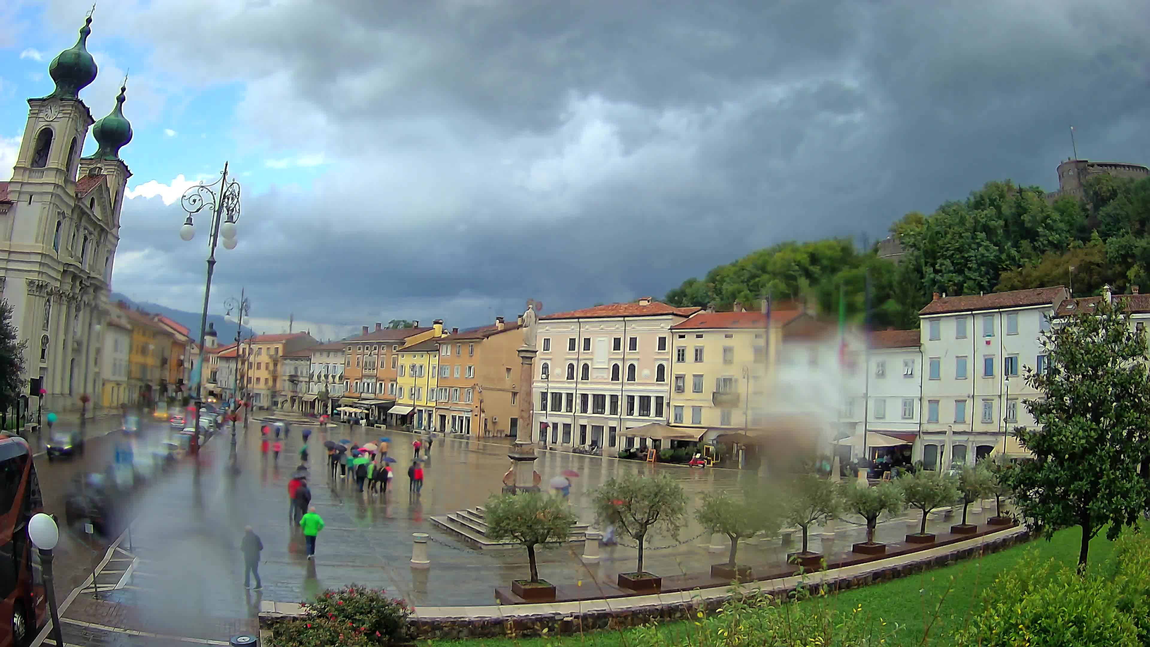 Gorizia Piazza della Vittoria e chiesa di S. Ignazio