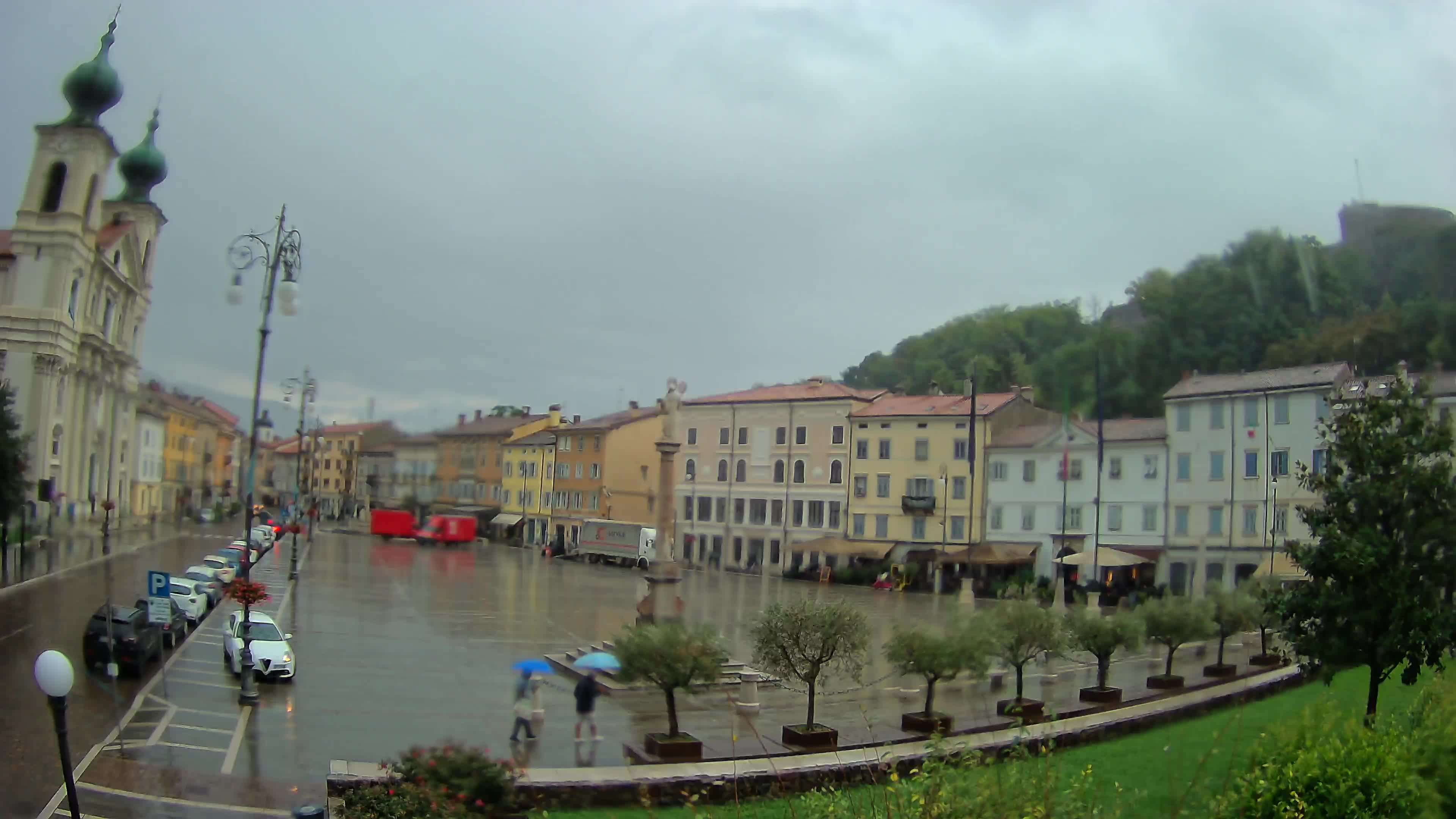 Gorizia Piazza della Vittoria e chiesa di S. Ignazio