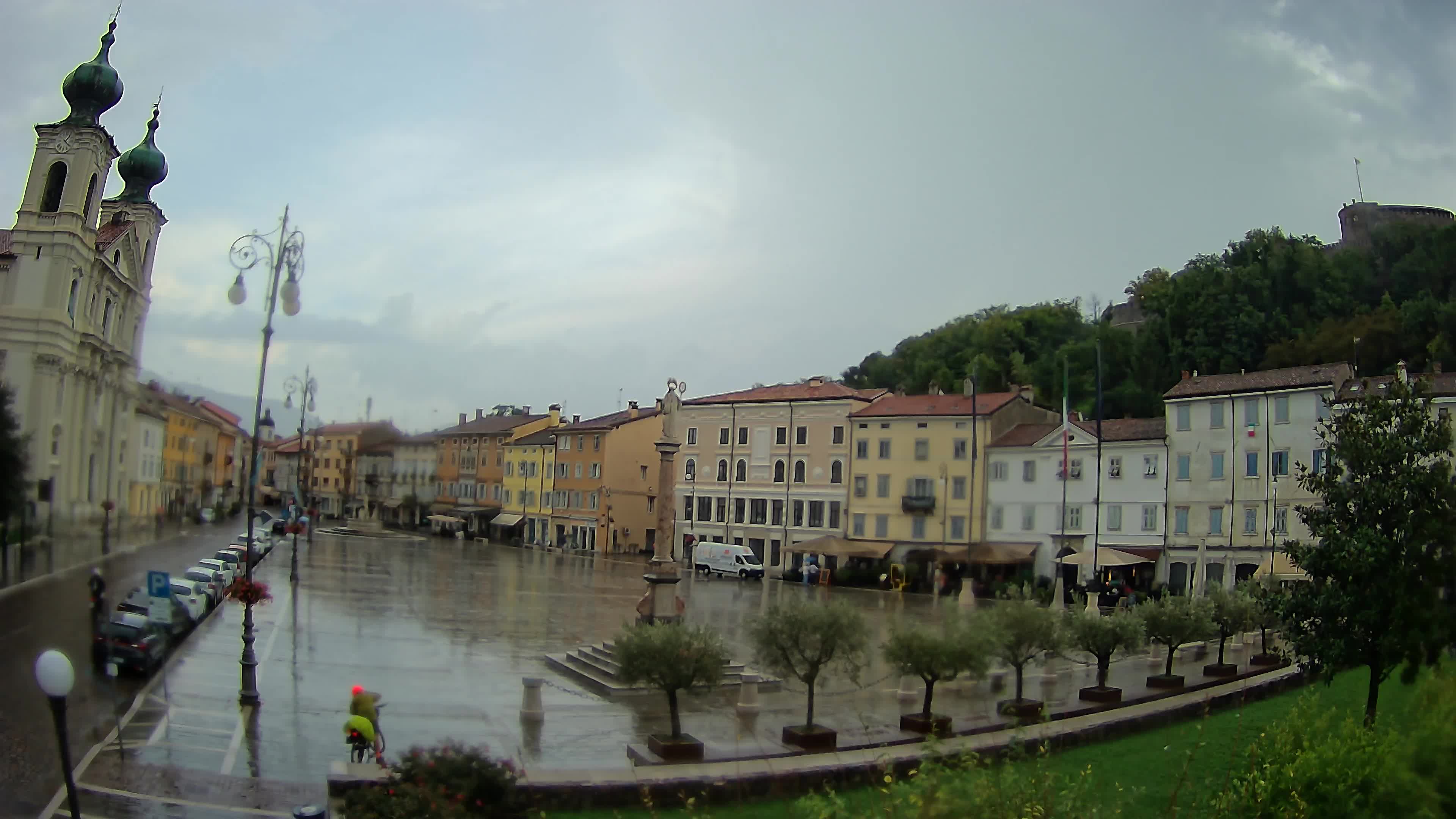 Gorizia Piazza della Vittoria e chiesa di S. Ignazio