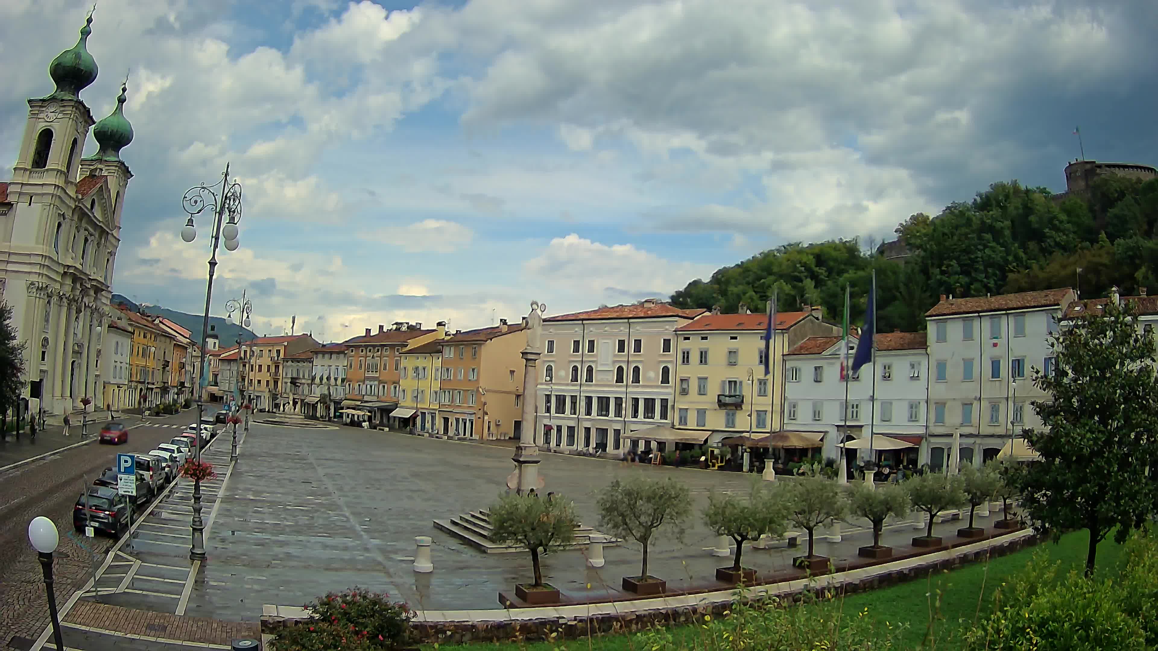 Gorizia – Plaza Vittoria – iglesia de San Pedro. Ignacio