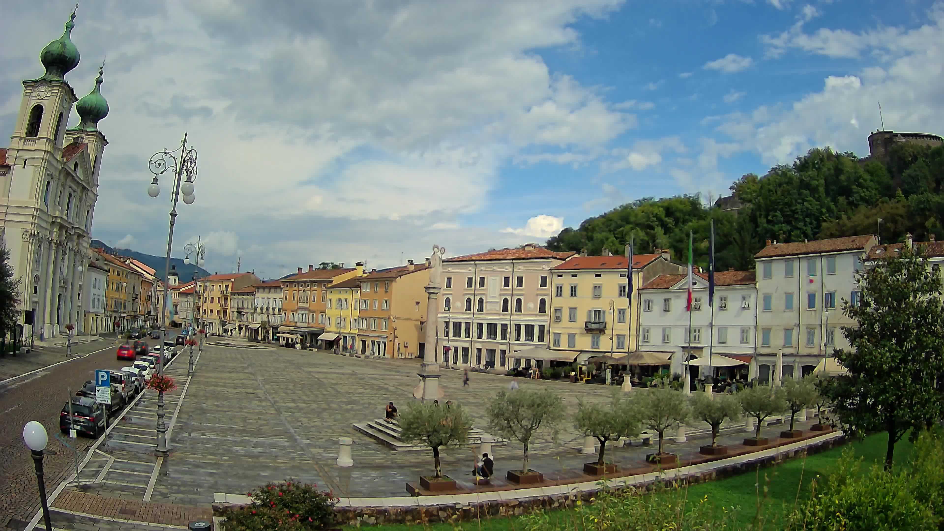 Gorizia Piazza della Vittoria e chiesa di S. Ignazio