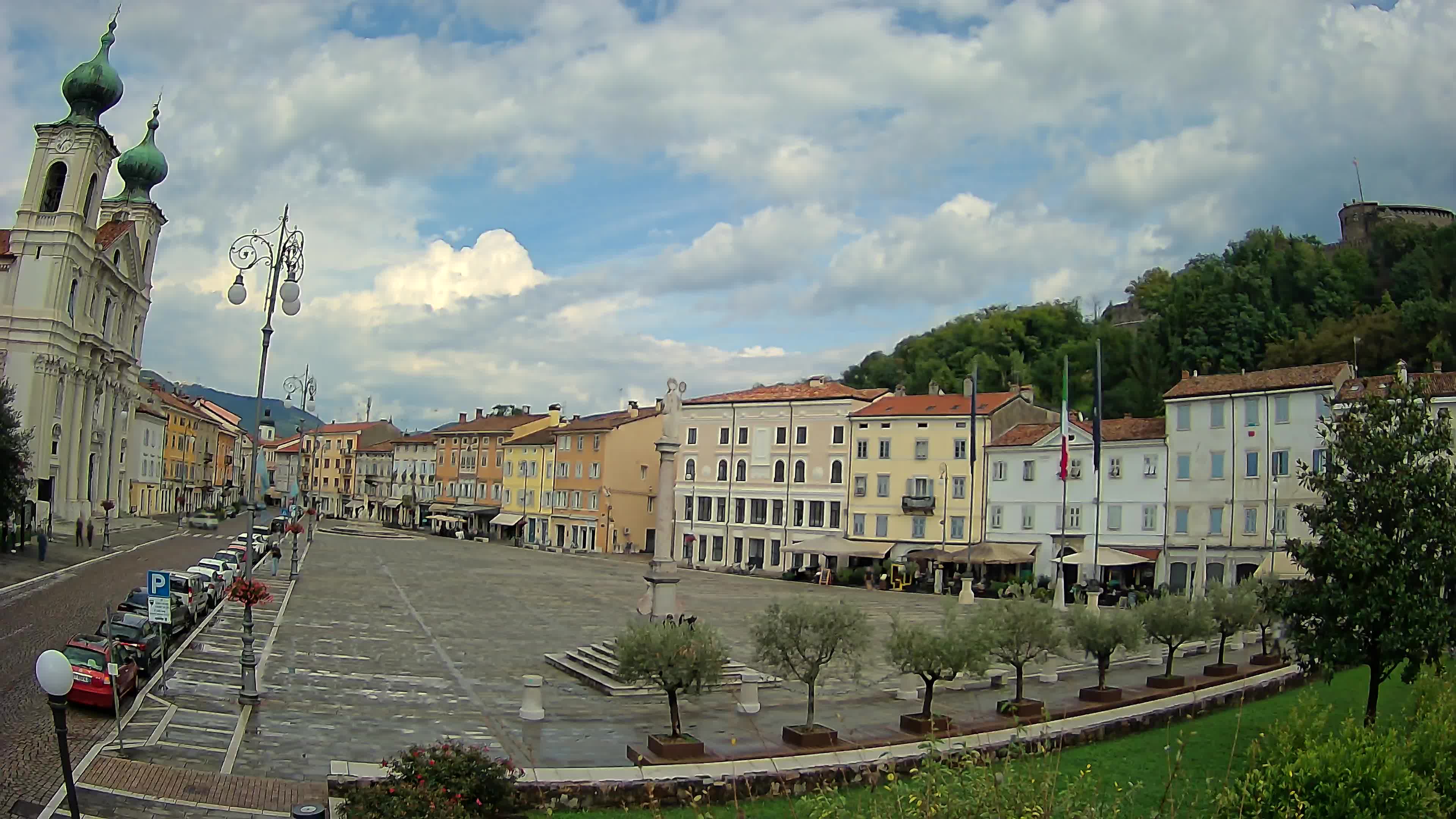 Gorizia Piazza della Vittoria e chiesa di S. Ignazio