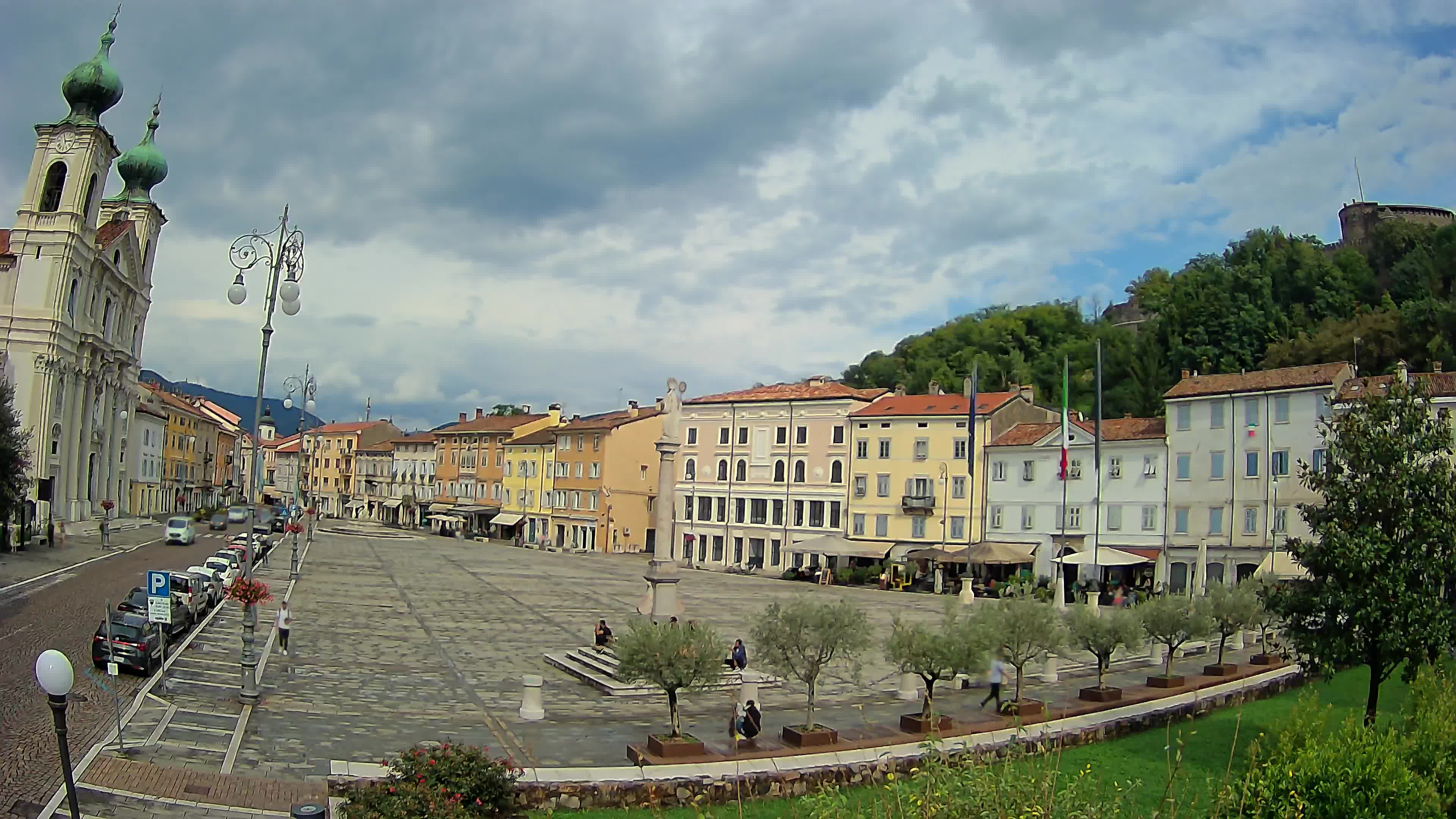 Gorizia Piazza della Vittoria e chiesa di S. Ignazio