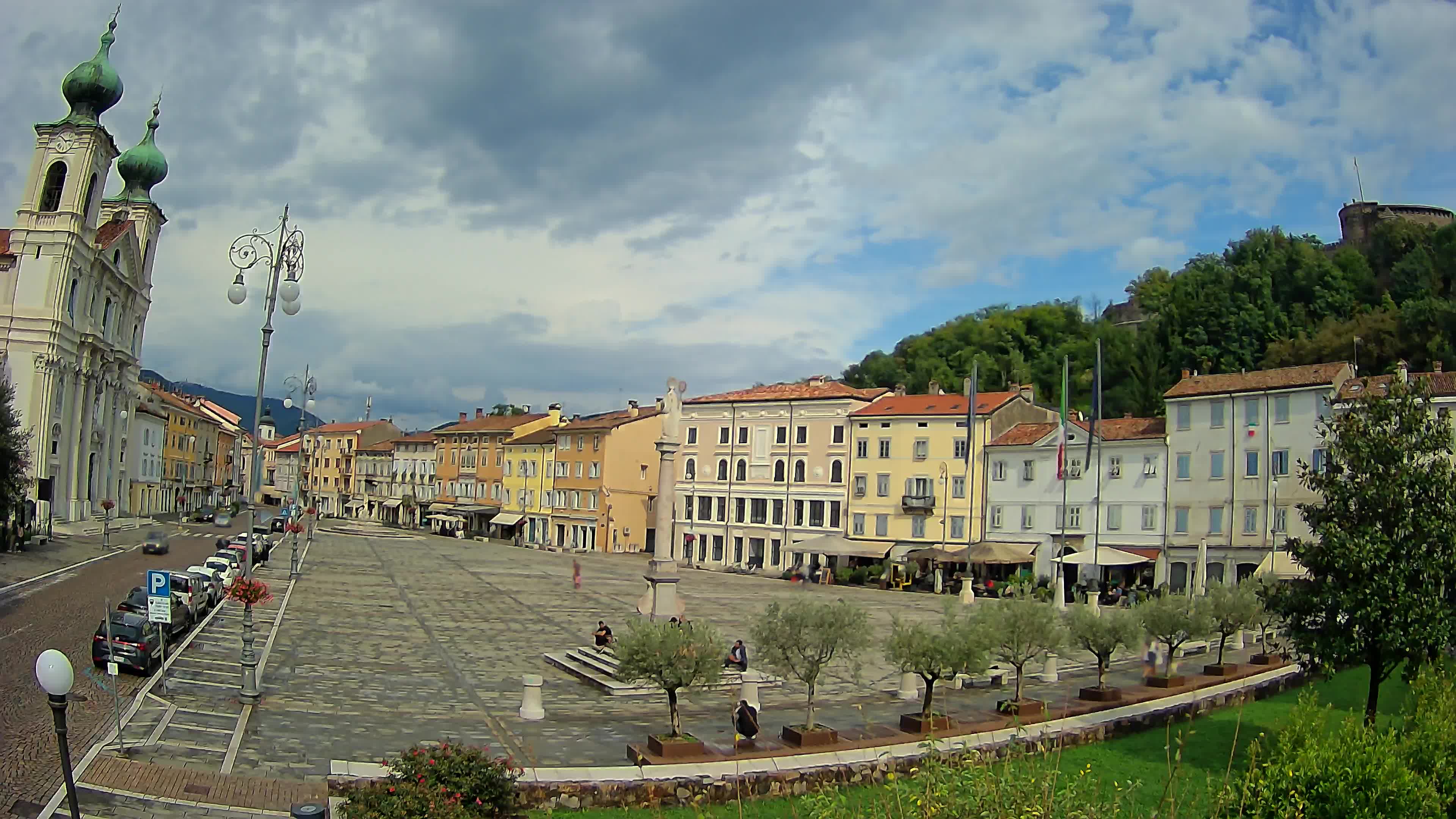 Gorizia – Plaza Vittoria – iglesia de San Pedro. Ignacio