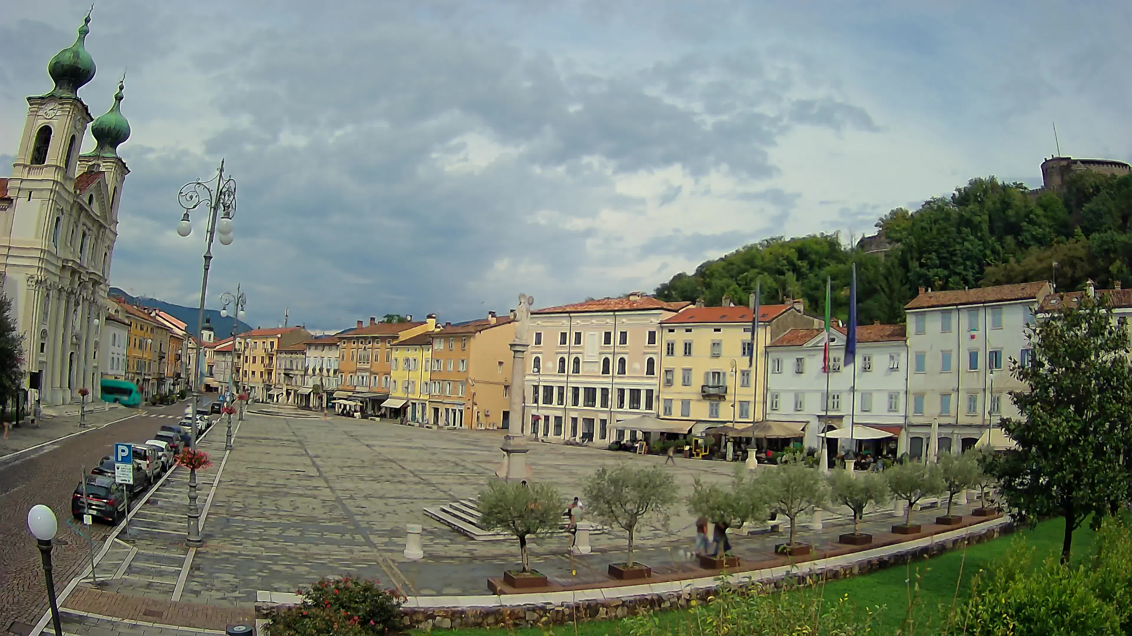 Gorizia – Plaza Vittoria – iglesia de San Pedro. Ignacio
