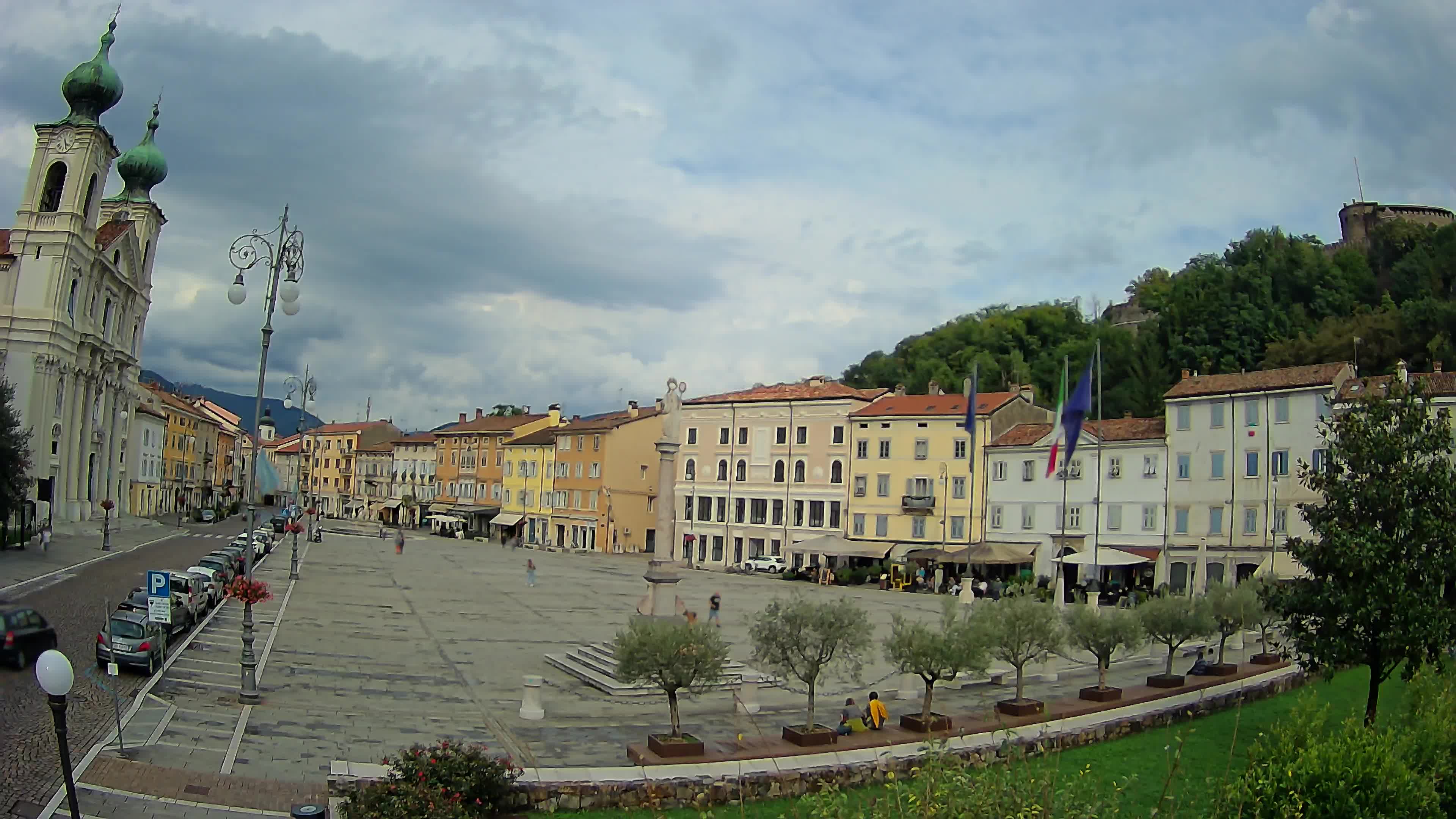 Gorizia Piazza della Vittoria e chiesa di S. Ignazio