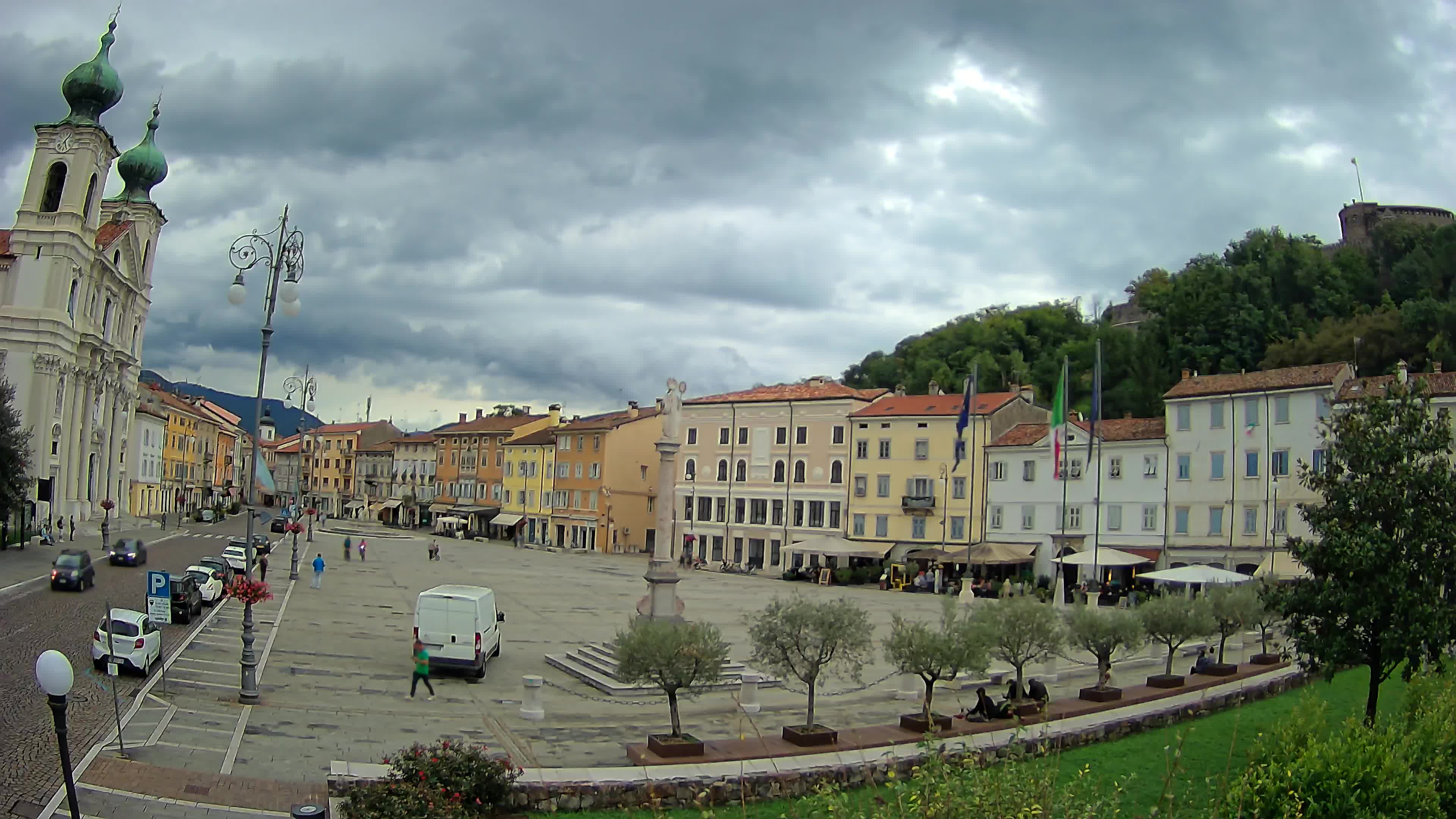 Gorizia – Plaza Vittoria – iglesia de San Pedro. Ignacio