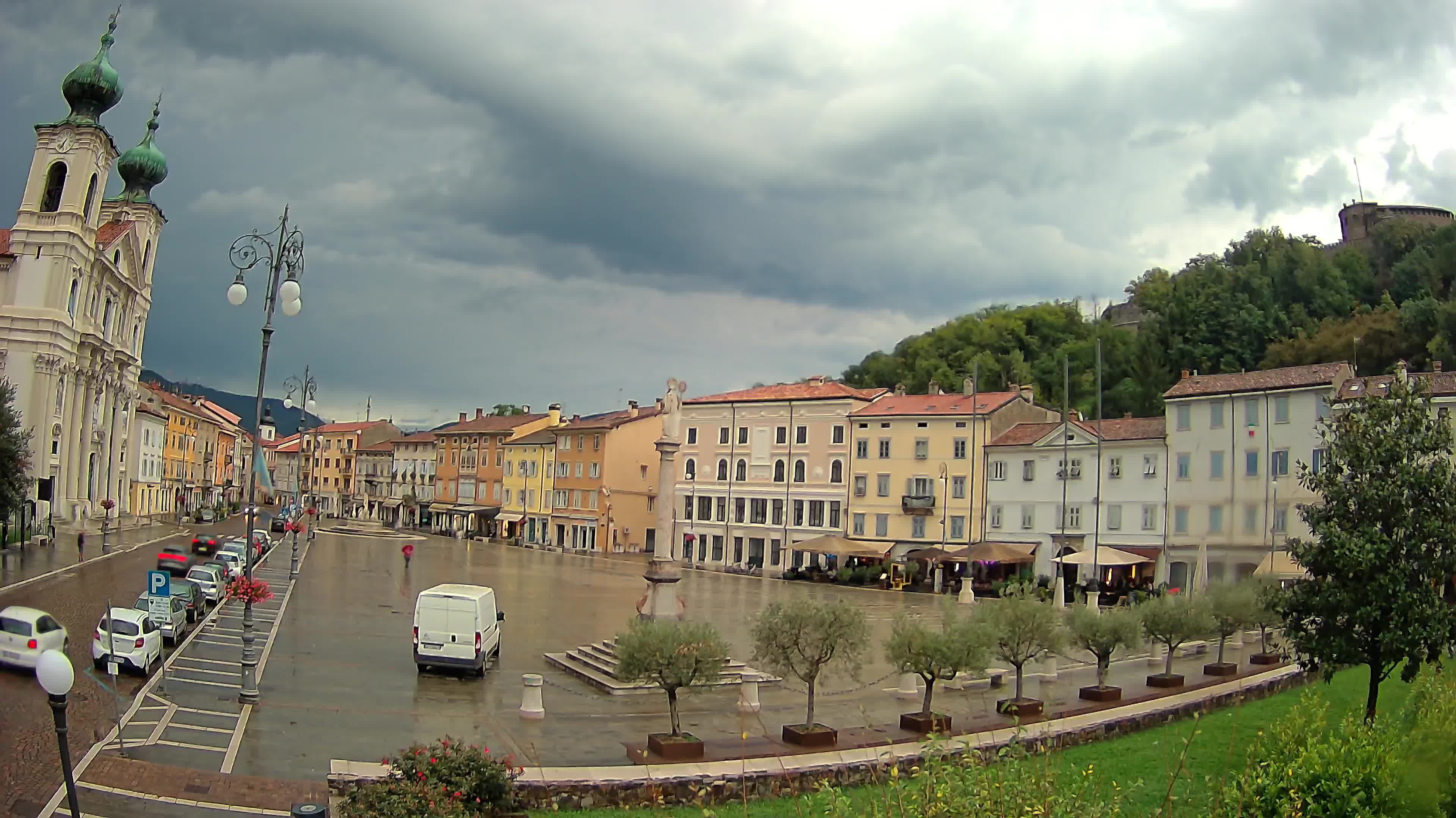 Gorizia – Plaza Vittoria – iglesia de San Pedro. Ignacio