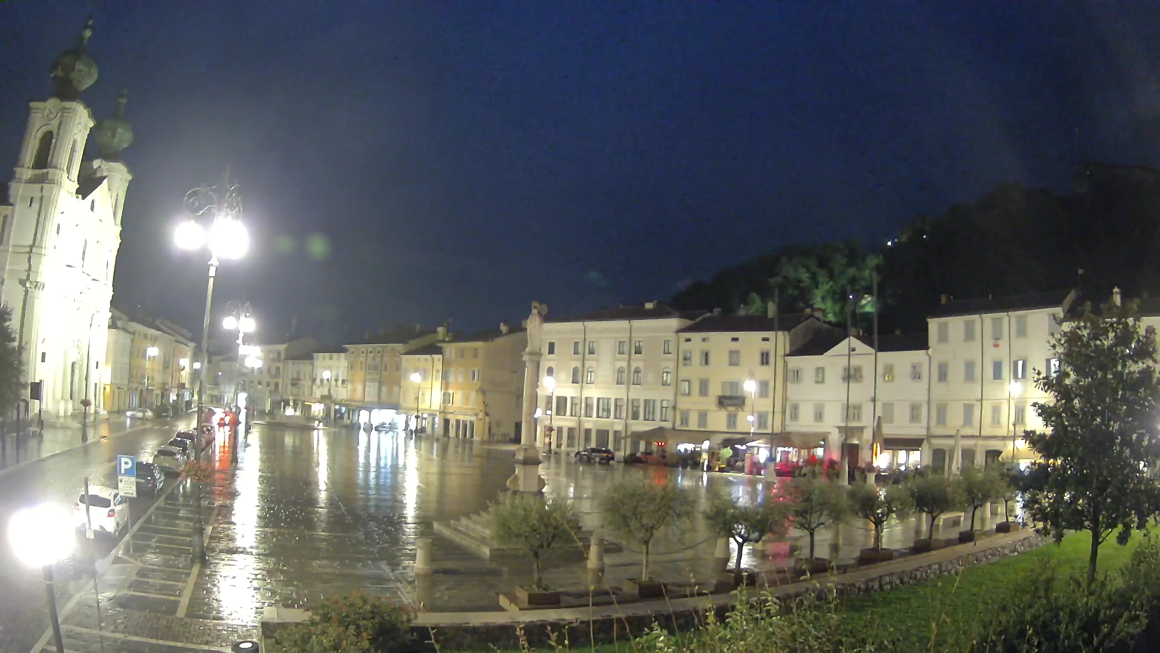 Gorizia Piazza della Vittoria e chiesa di S. Ignazio