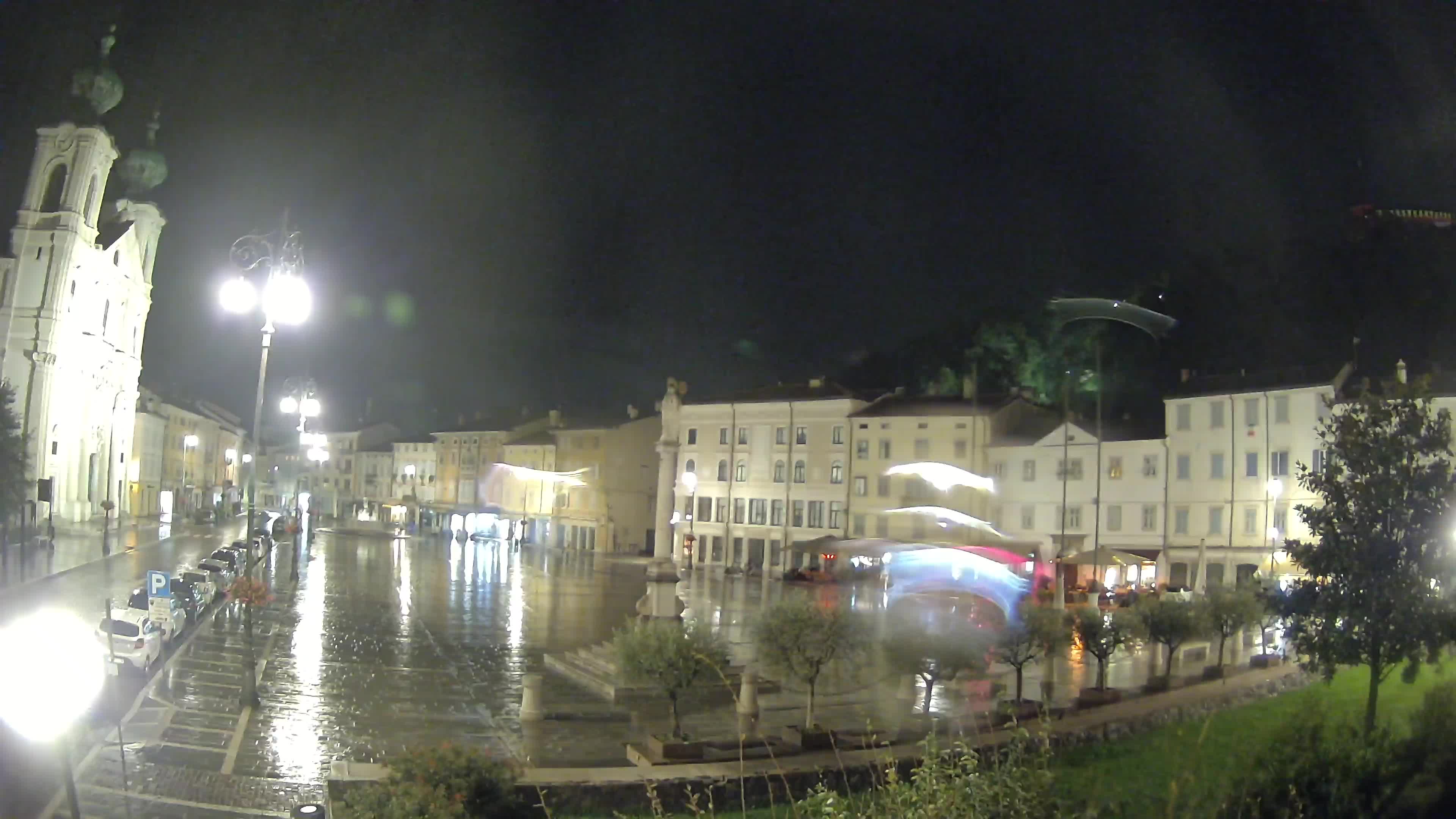 Gorizia Piazza della Vittoria e chiesa di S. Ignazio