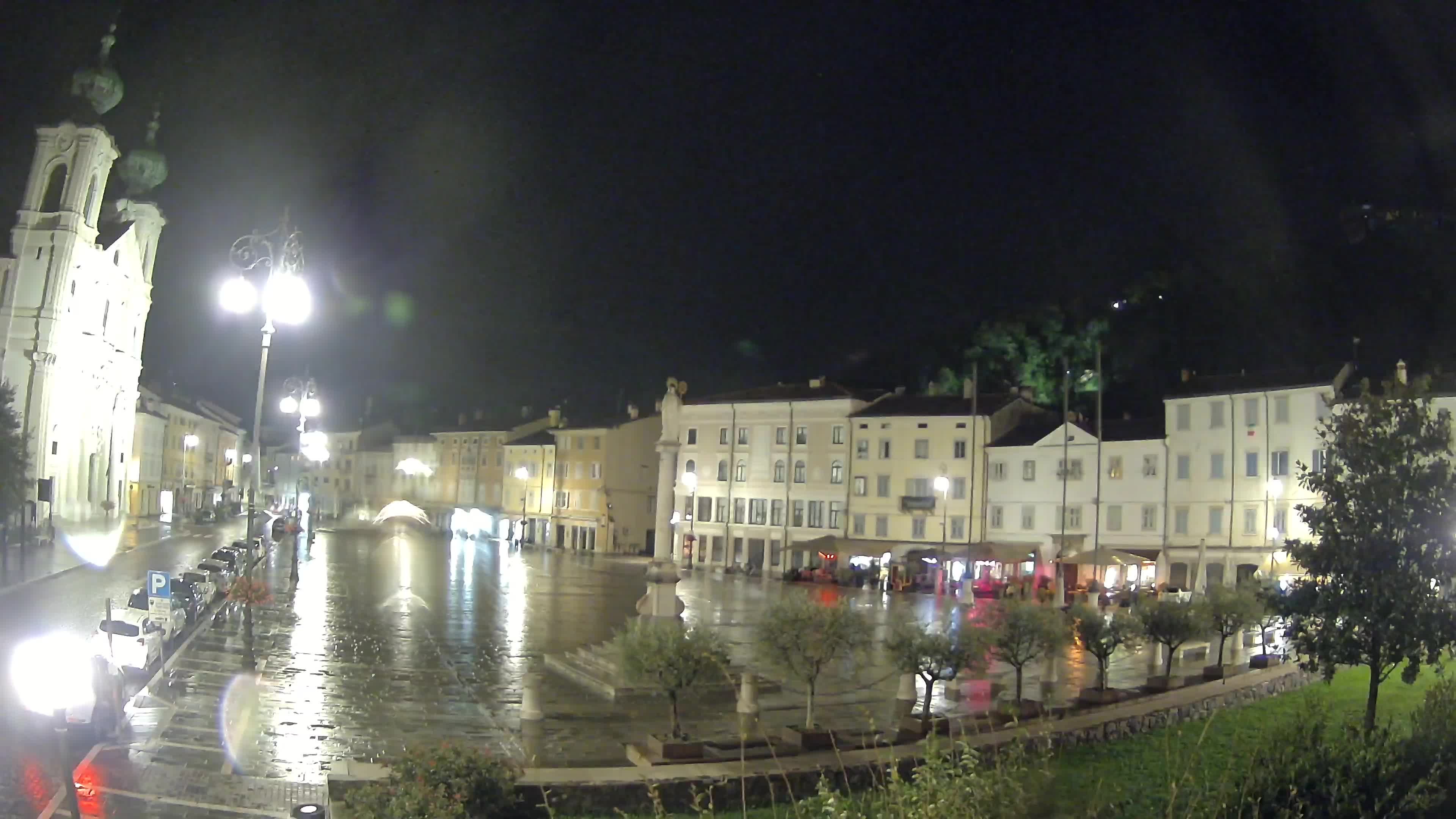 Kamera Gorica Travnik in cerkev sv. Ignacija