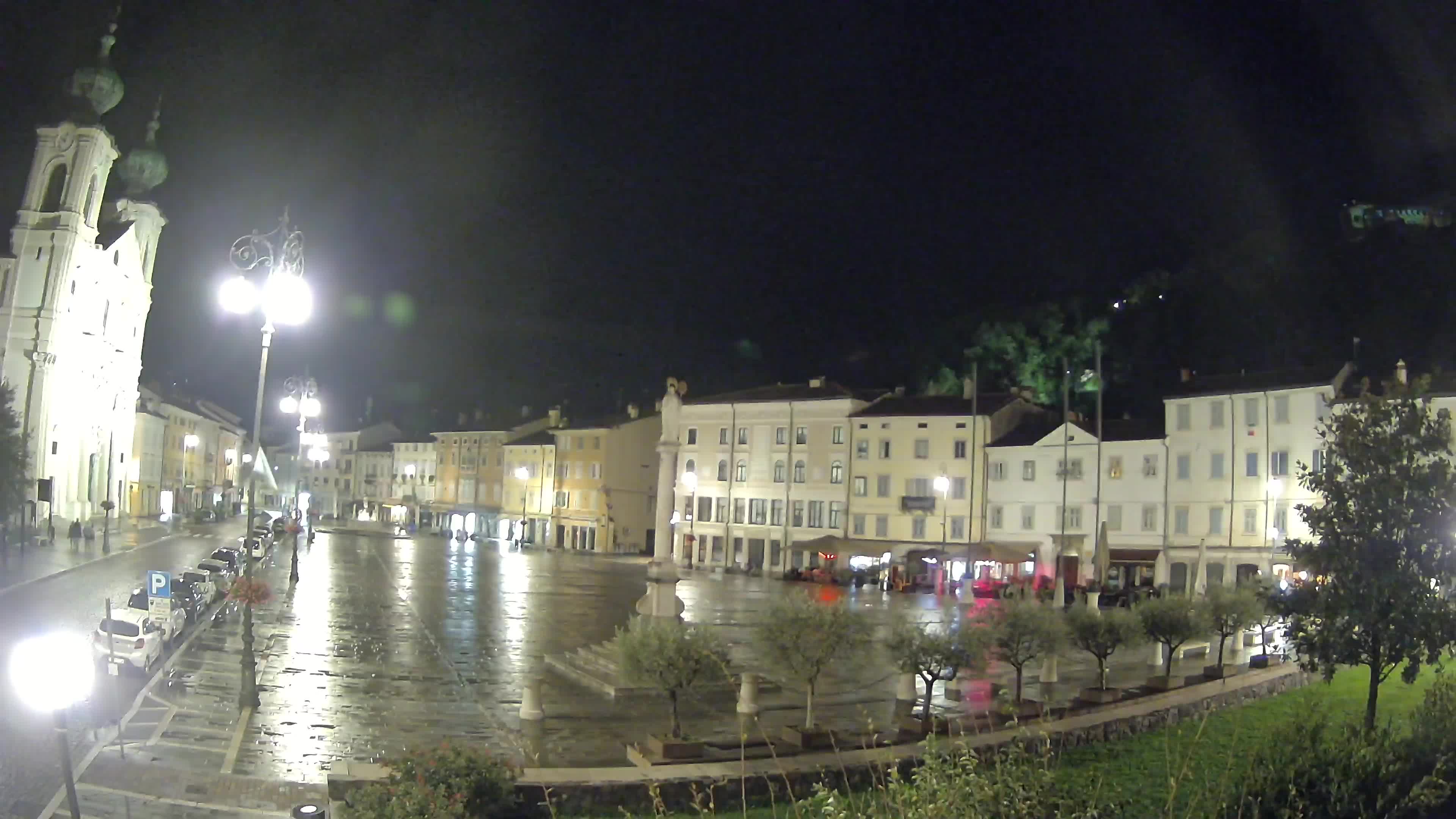 Gorizia Piazza della Vittoria e chiesa di S. Ignazio