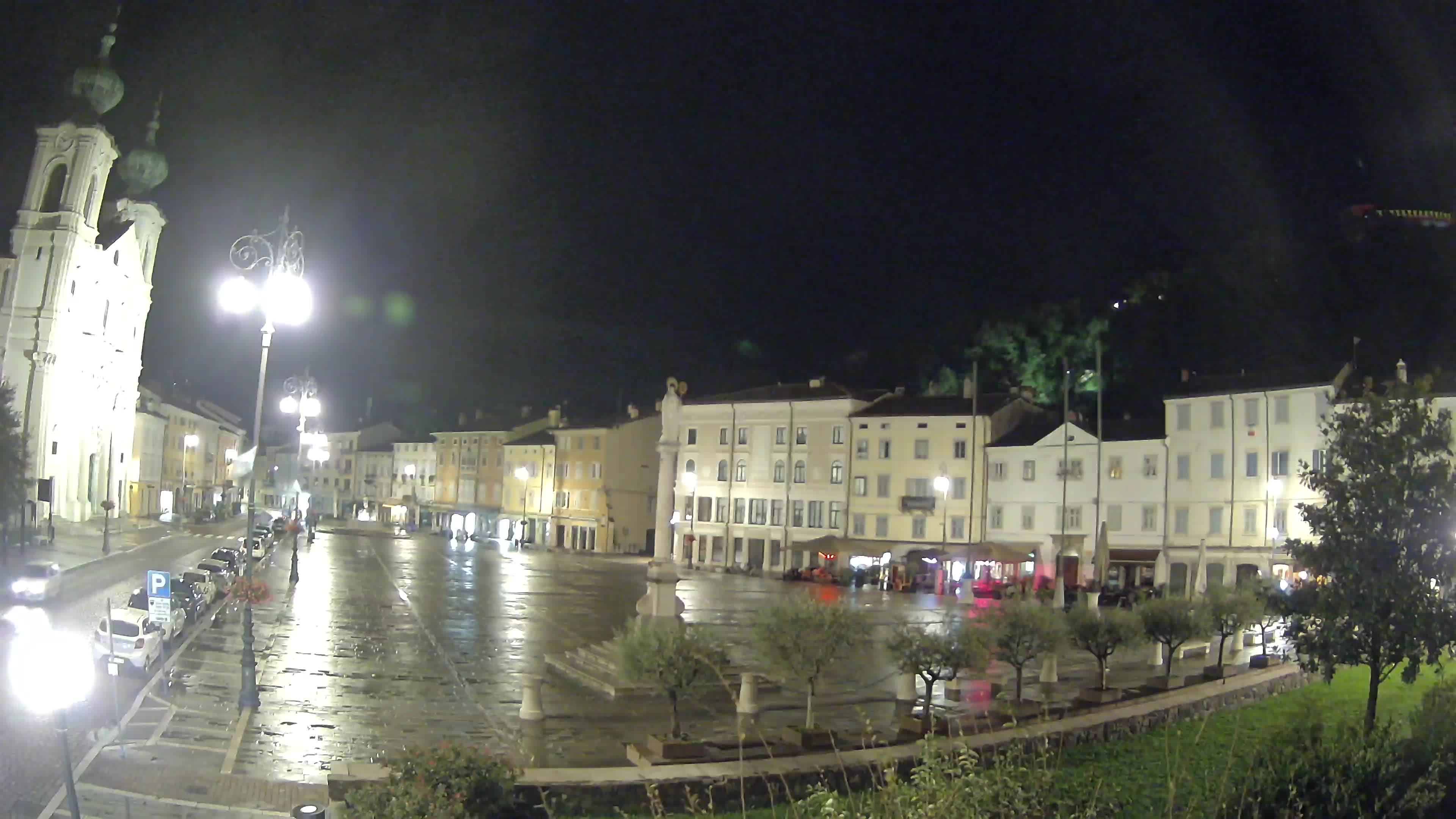 Gorizia – Plaza Vittoria – iglesia de San Pedro. Ignacio