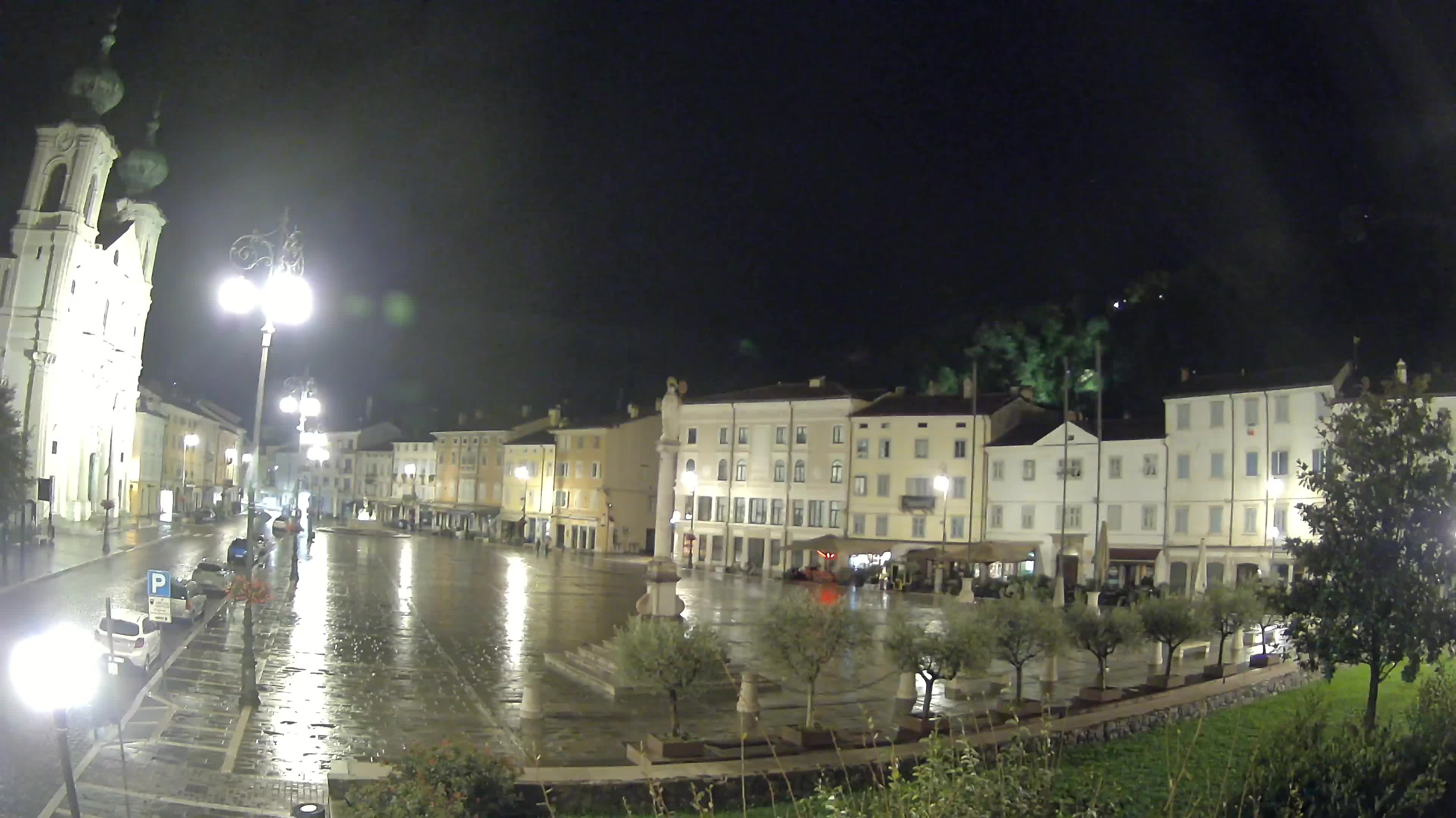 Gorizia Piazza della Vittoria e chiesa di S. Ignazio
