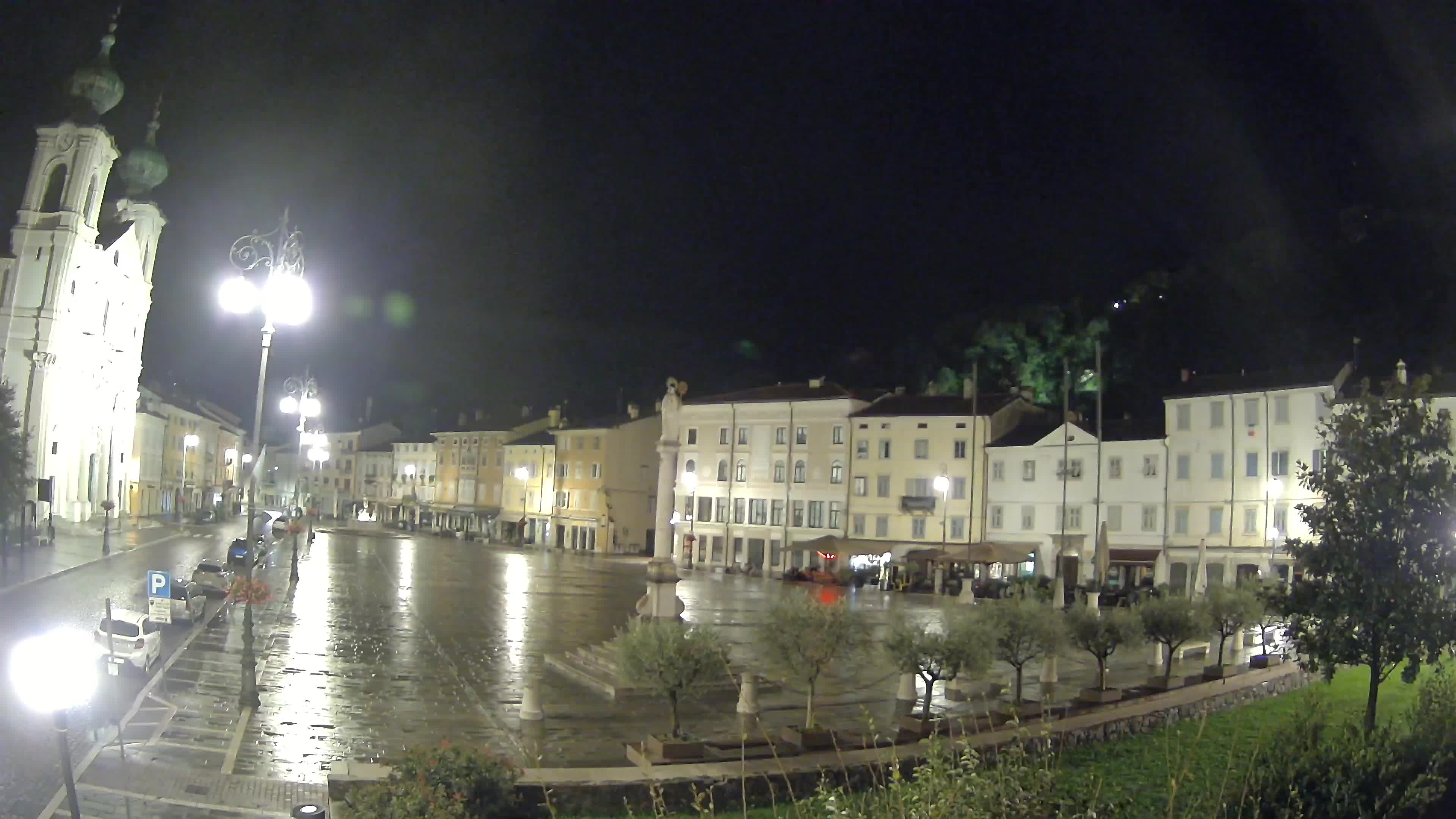 Gorizia – Plaza Vittoria – iglesia de San Pedro. Ignacio