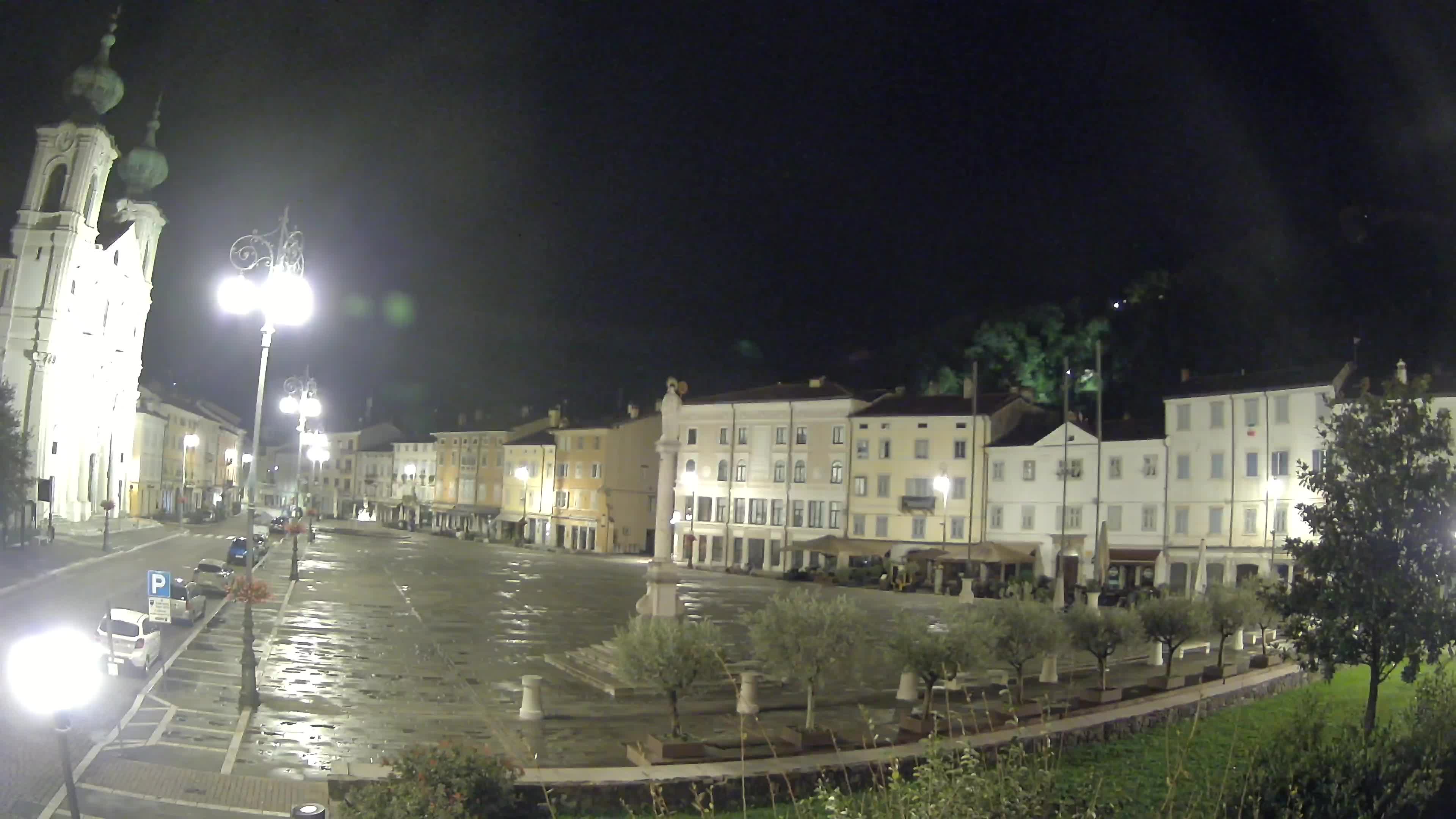 Gorizia Piazza della Vittoria e chiesa di S. Ignazio