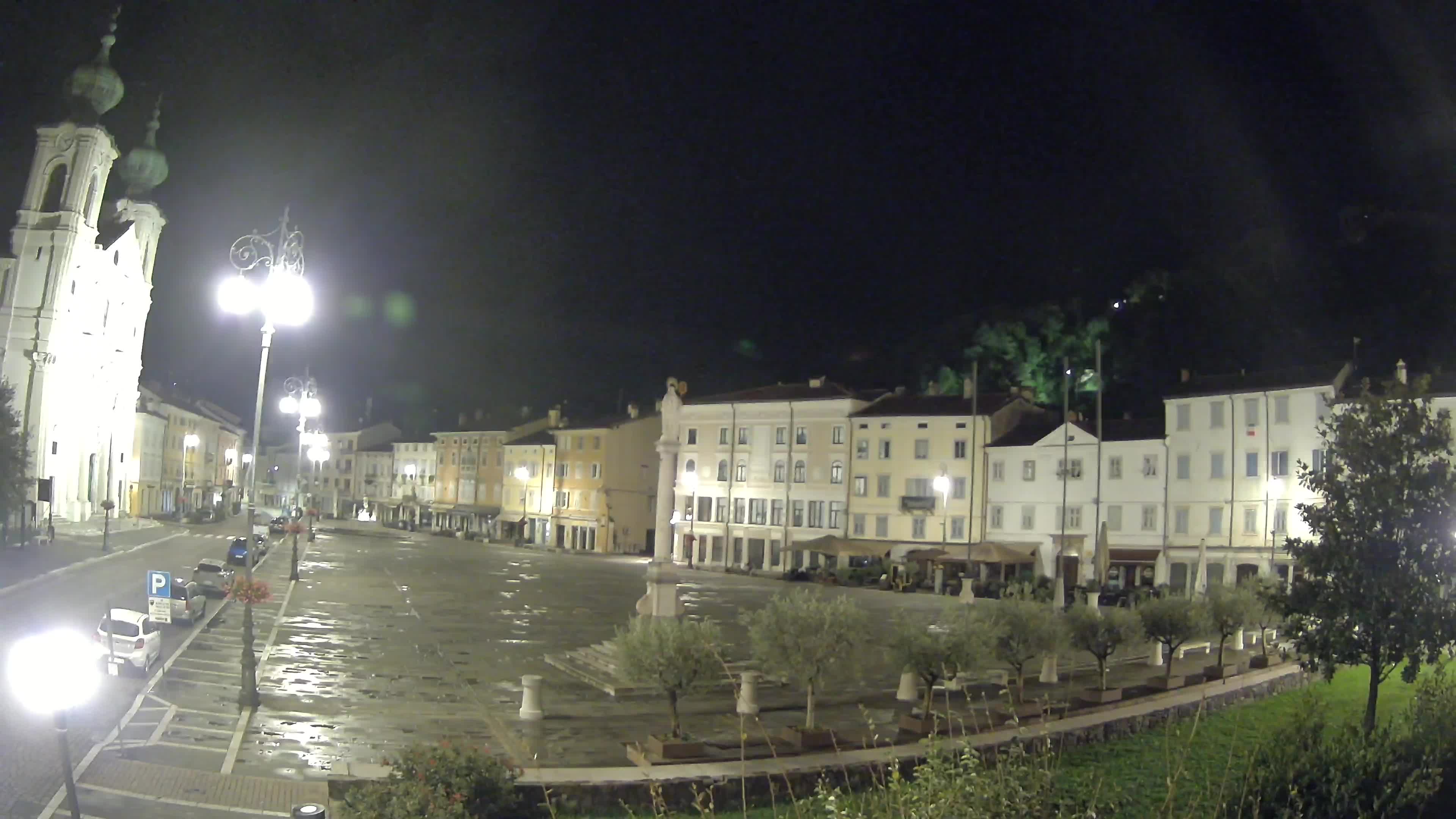 Gorizia – Plaza Vittoria – iglesia de San Pedro. Ignacio