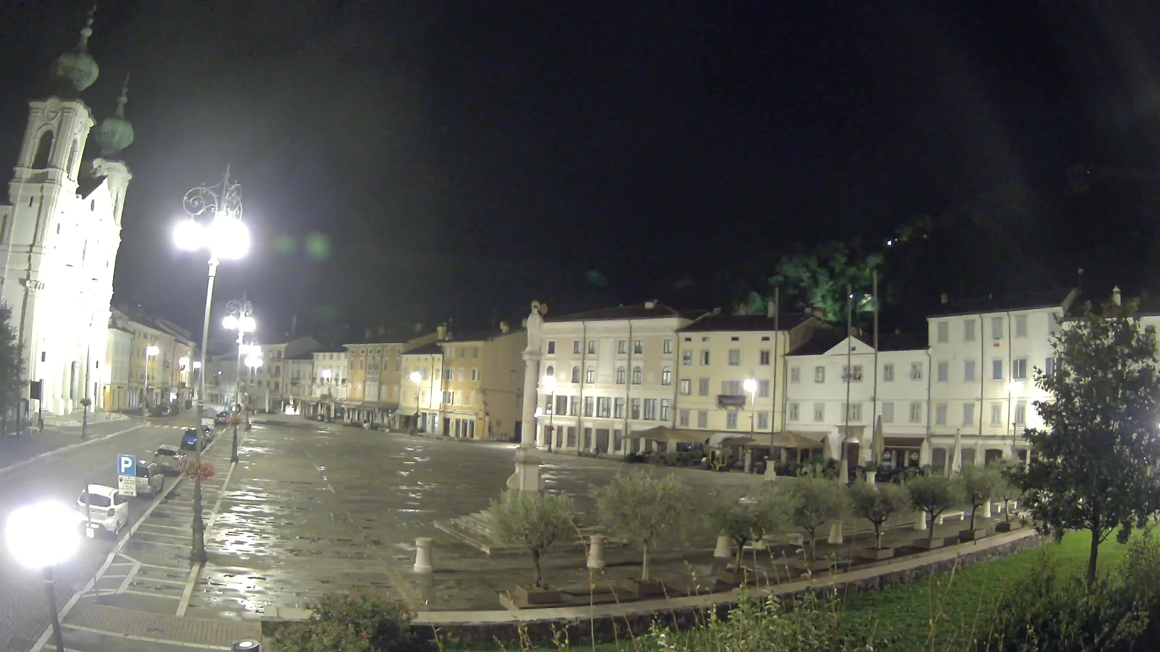 Gorizia Piazza della Vittoria e chiesa di S. Ignazio