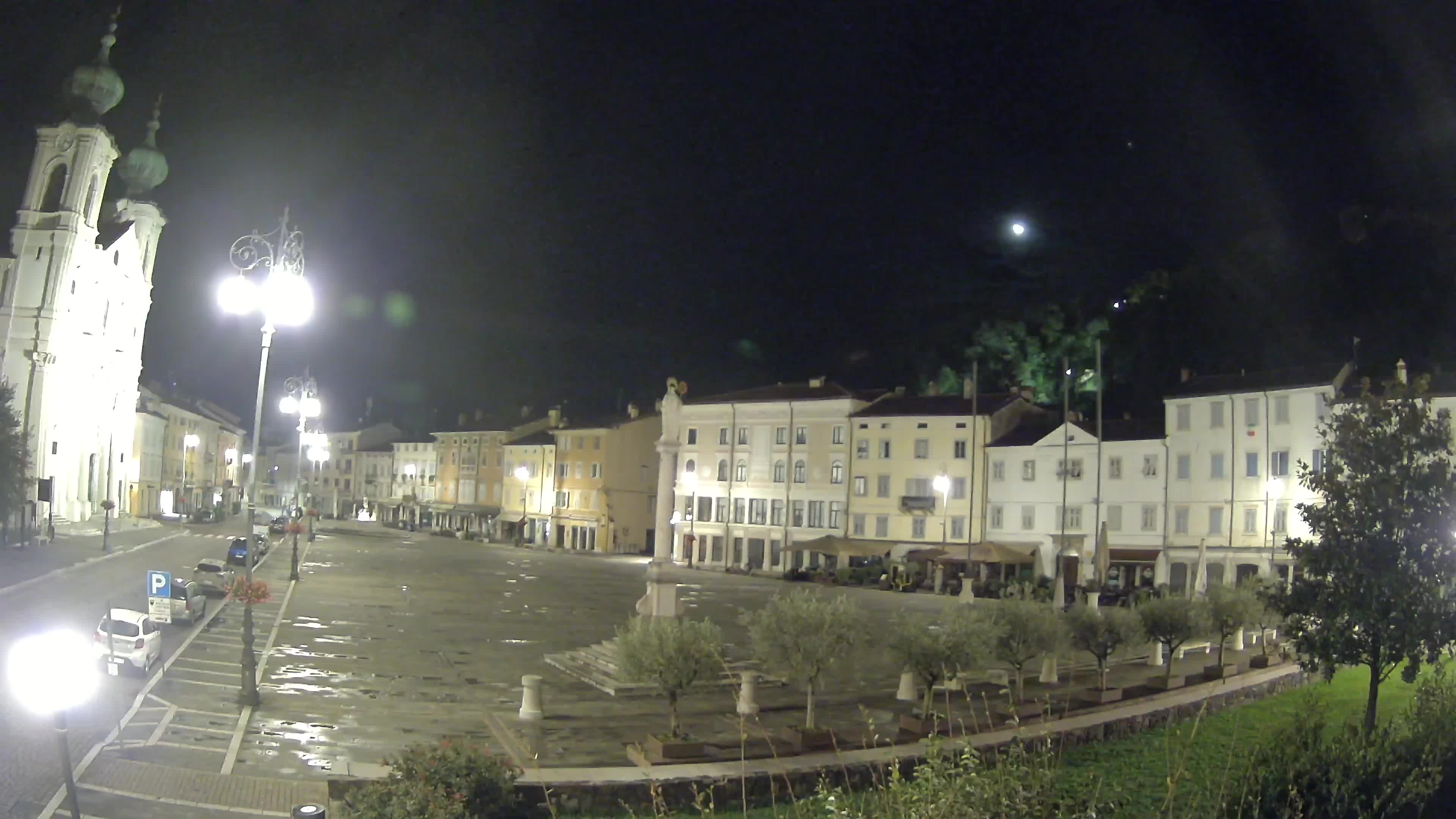 Gorizia Piazza della Vittoria e chiesa di S. Ignazio