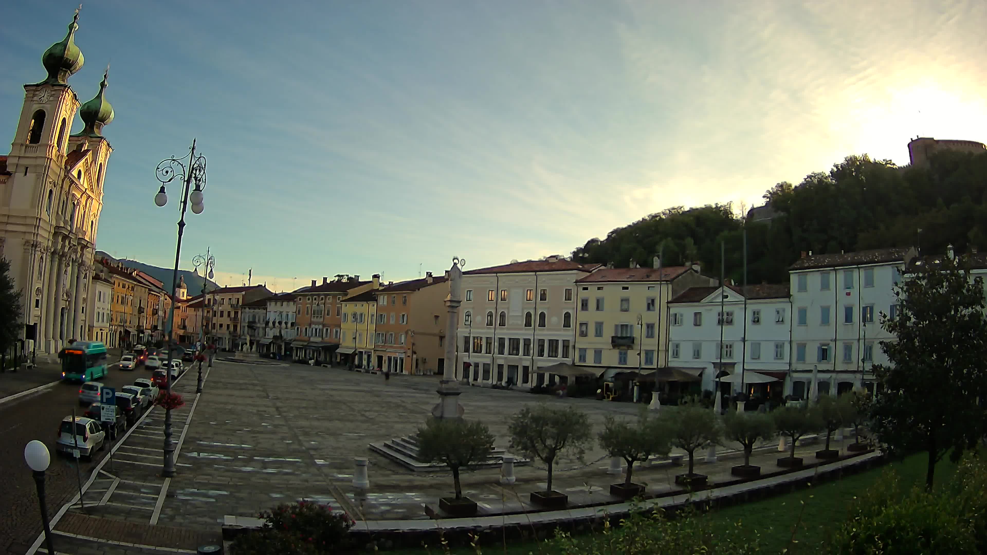 Gorizia Piazza della Vittoria e chiesa di S. Ignazio
