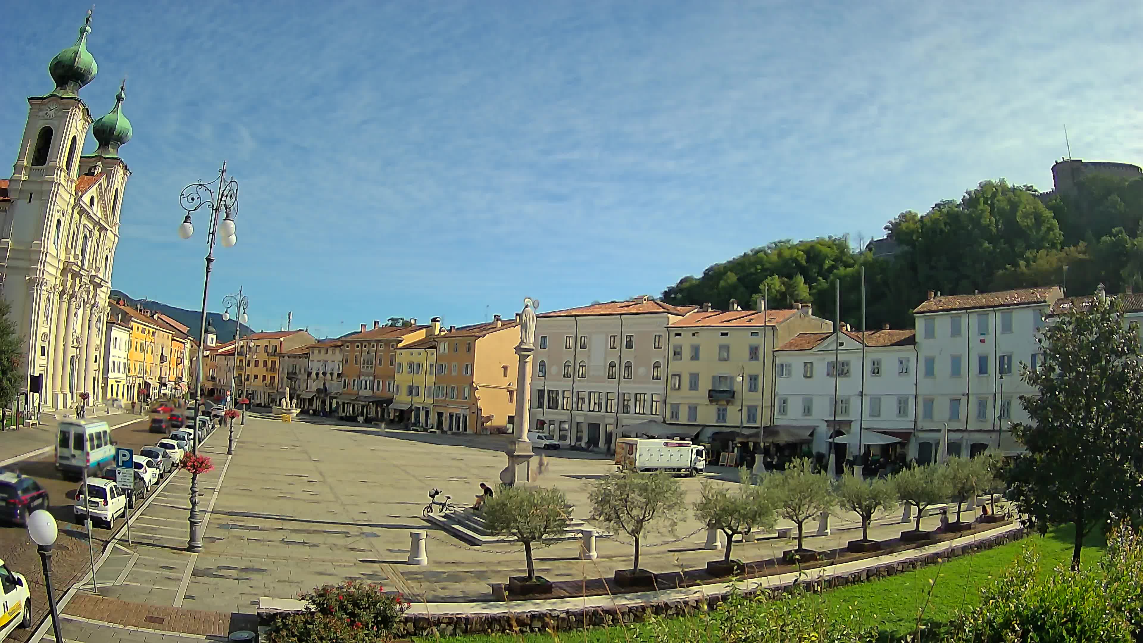 Gorizia – Plaza Vittoria – iglesia de San Pedro. Ignacio