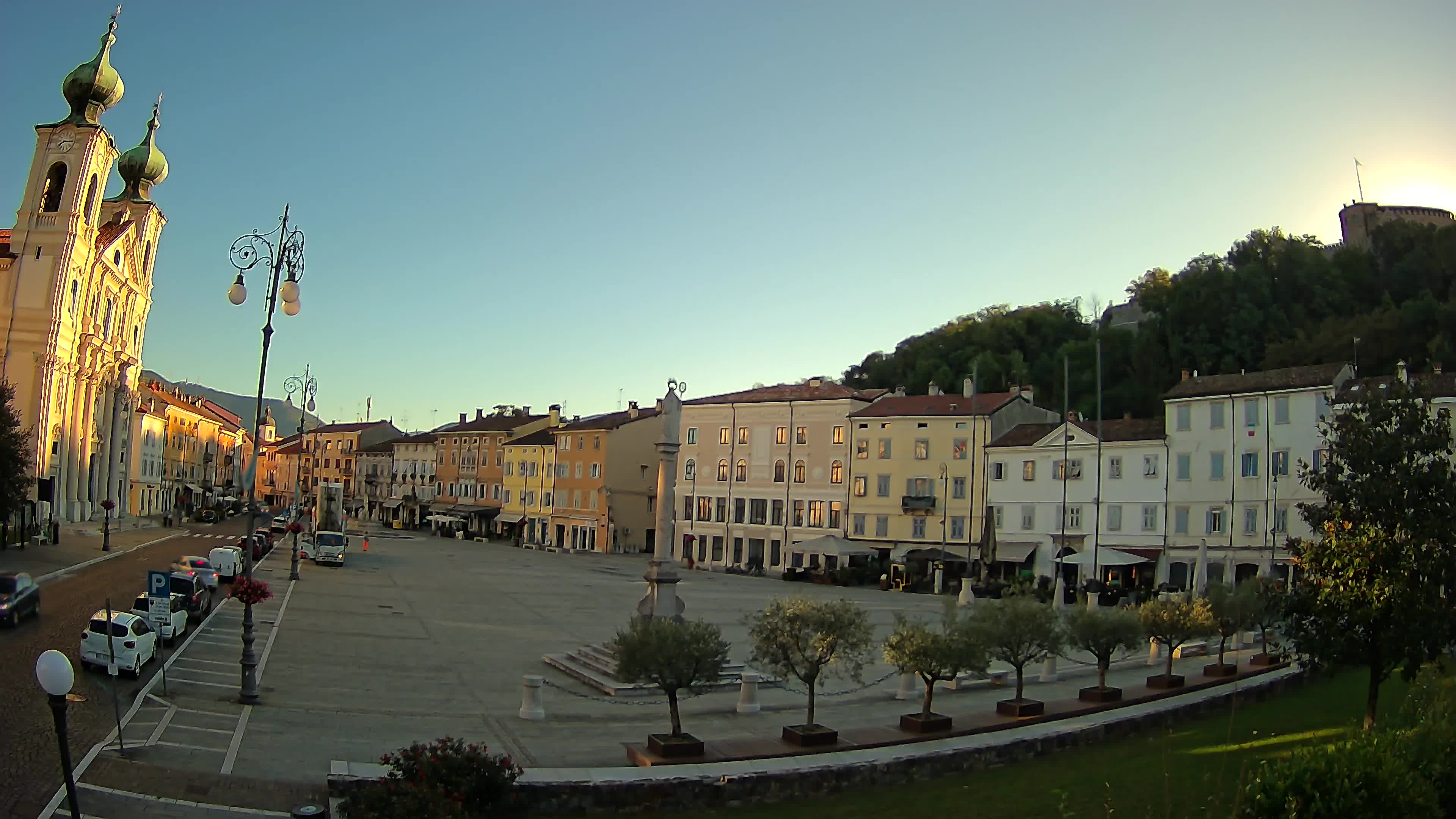 Gorizia Piazza della Vittoria e chiesa di S. Ignazio