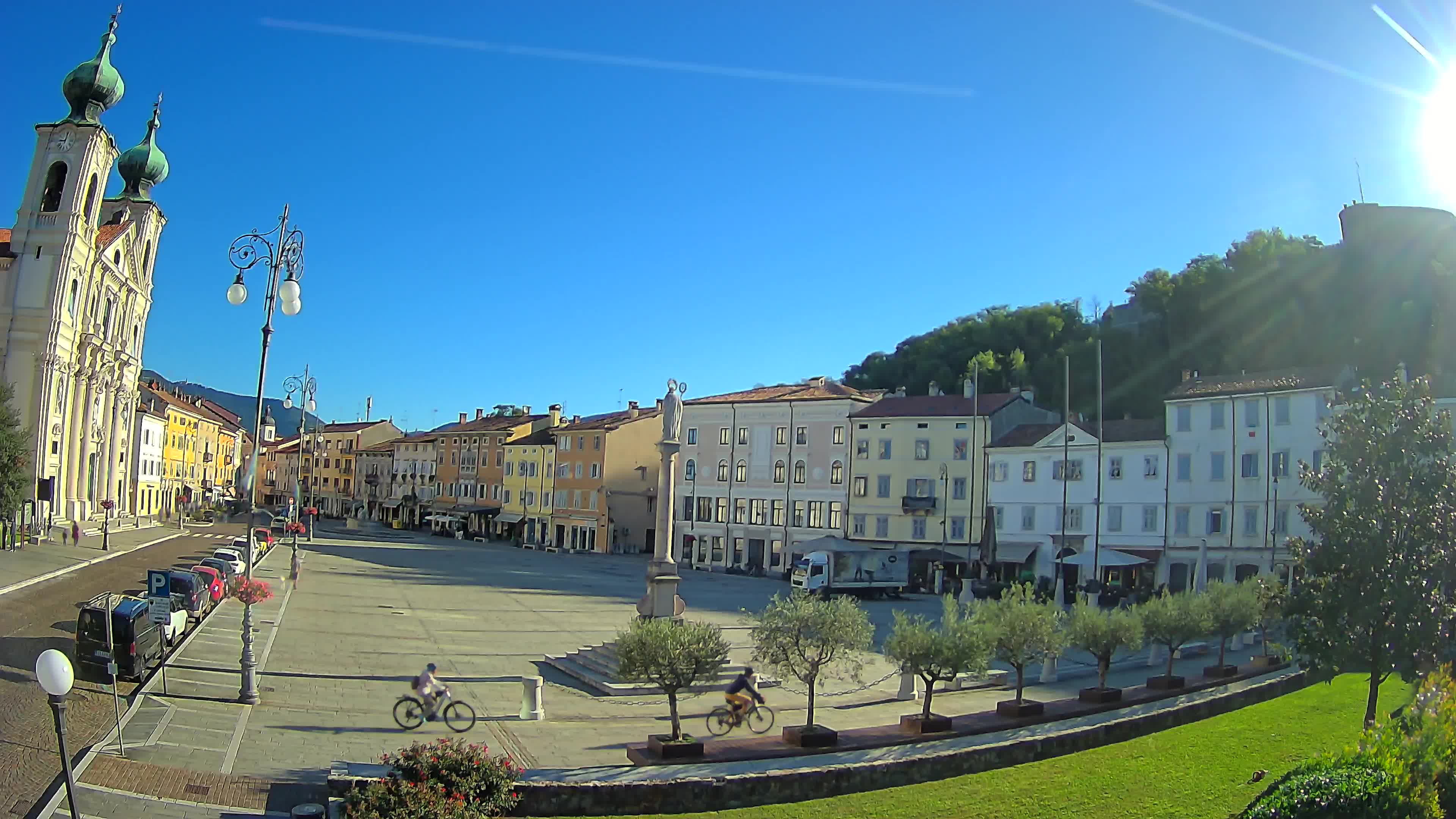 Gorizia Piazza della Vittoria e chiesa di S. Ignazio