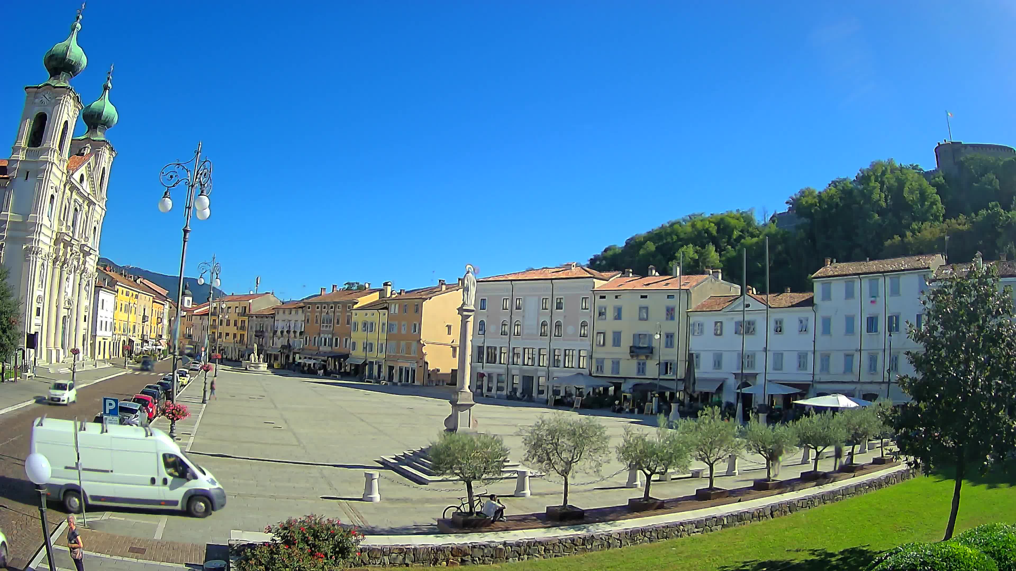Gorizia Piazza della Vittoria e chiesa di S. Ignazio