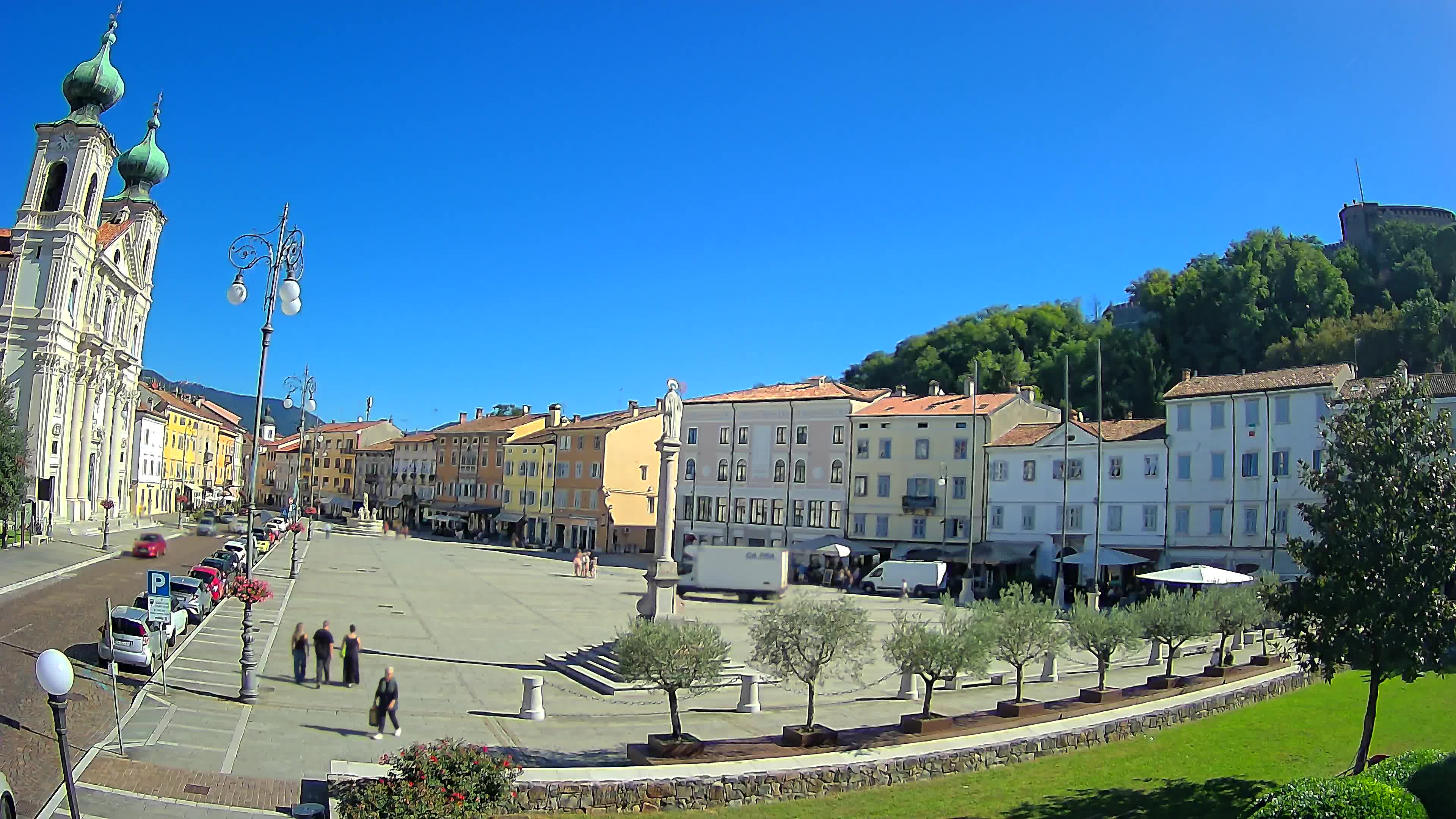 Gorizia – Plaza Vittoria – iglesia de San Pedro. Ignacio
