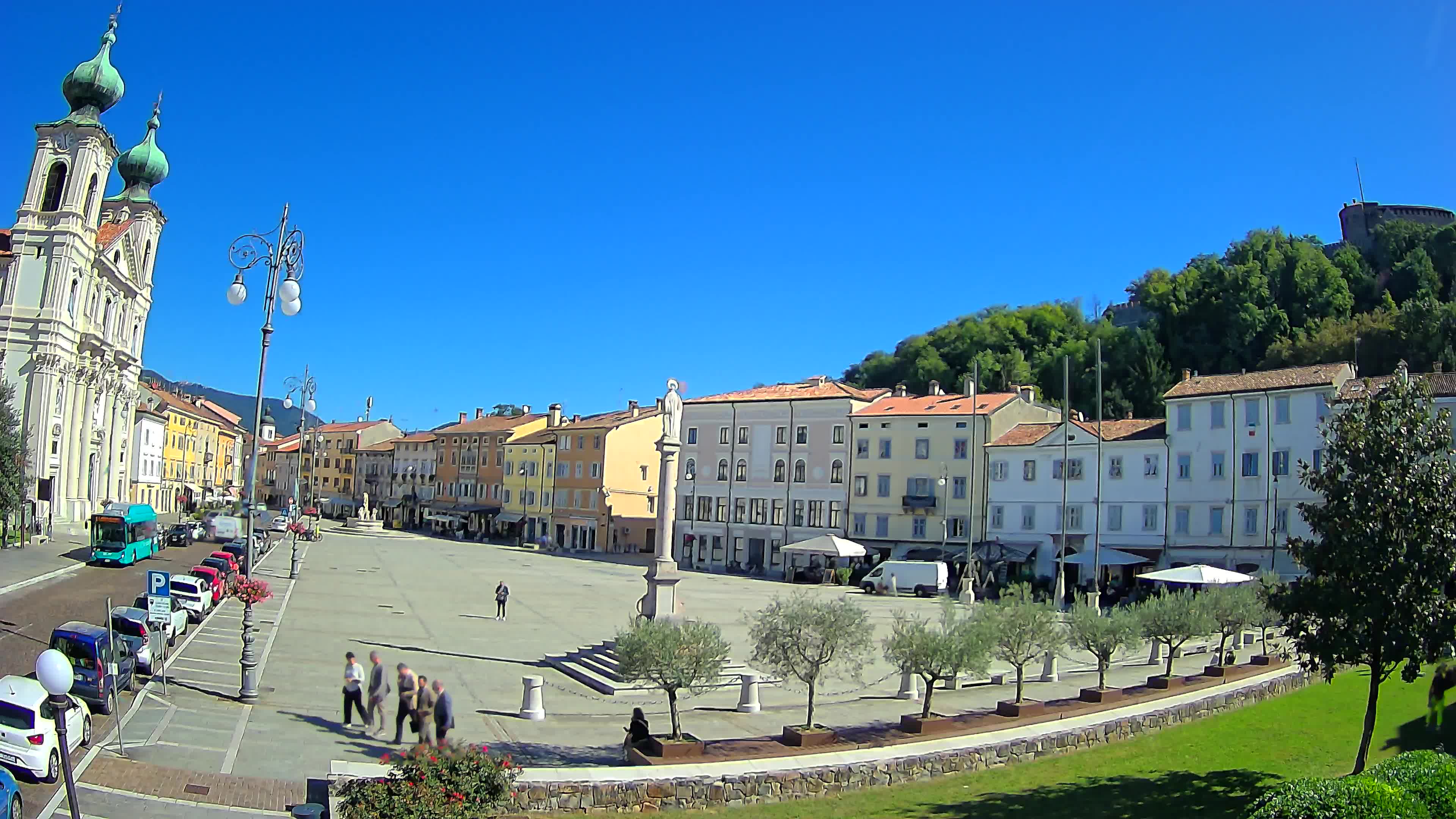 Kamera Gorica Travnik in cerkev sv. Ignacija