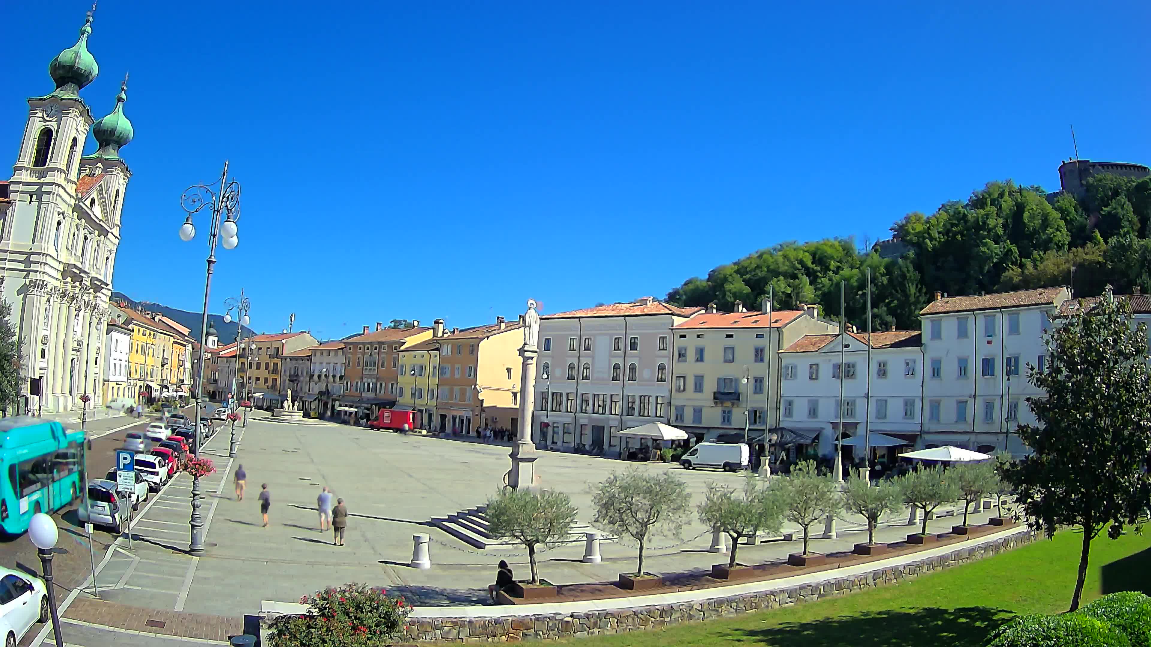 Gorizia Piazza della Vittoria e chiesa di S. Ignazio