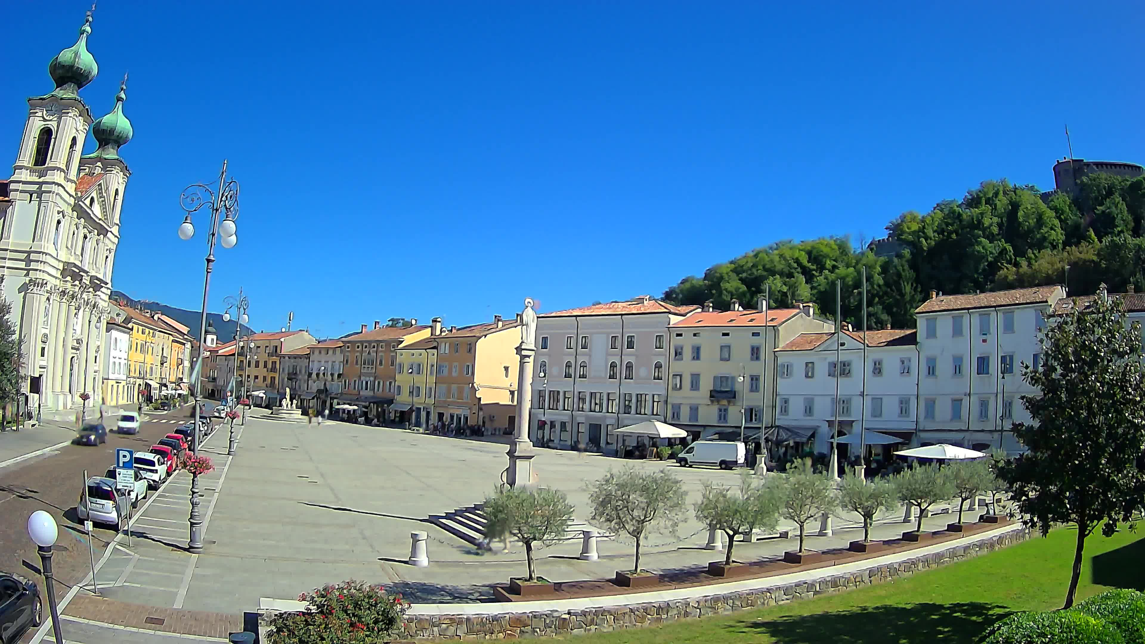Gorizia Piazza della Vittoria e chiesa di S. Ignazio