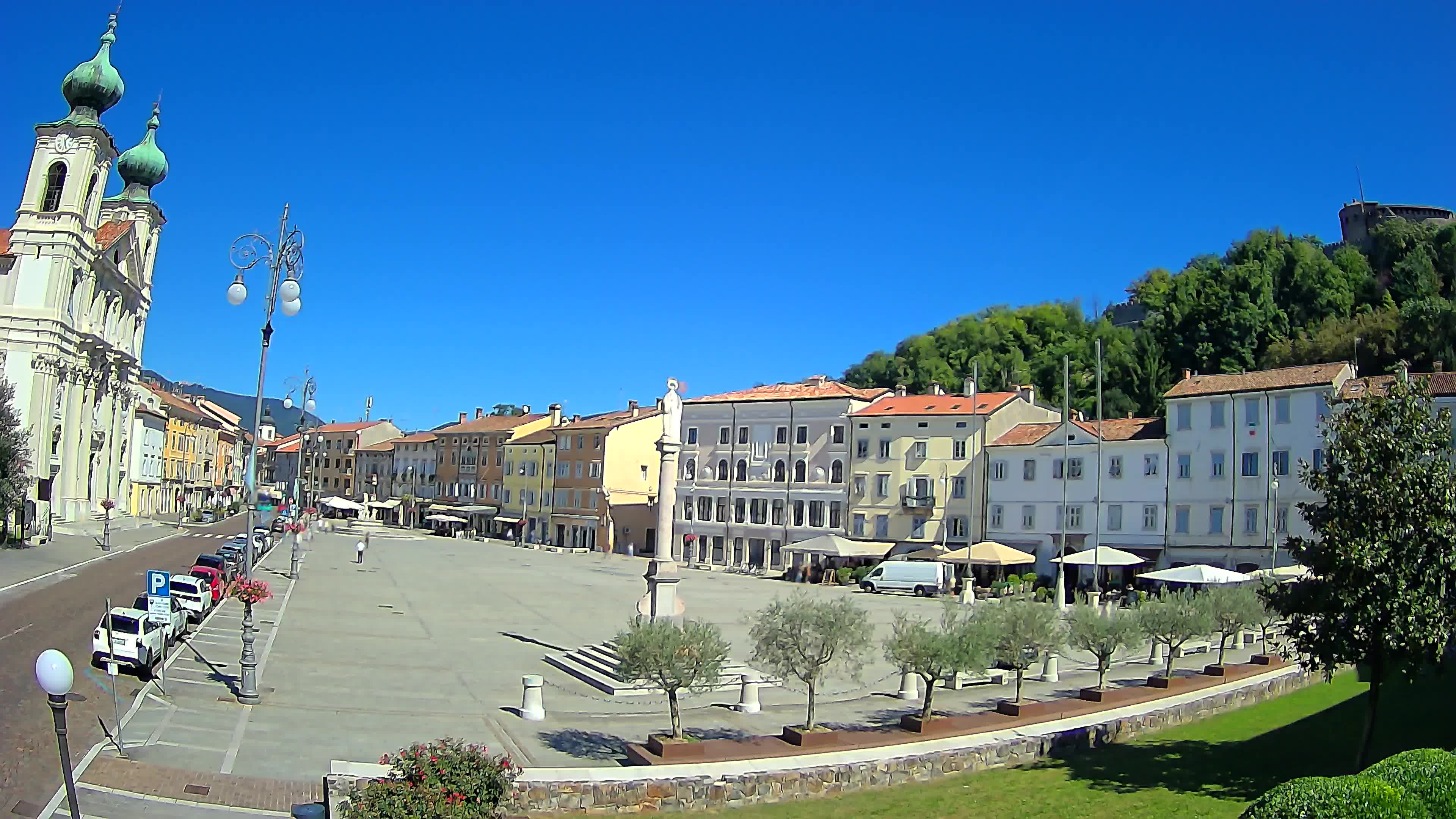 Gorizia Piazza della Vittoria e chiesa di S. Ignazio