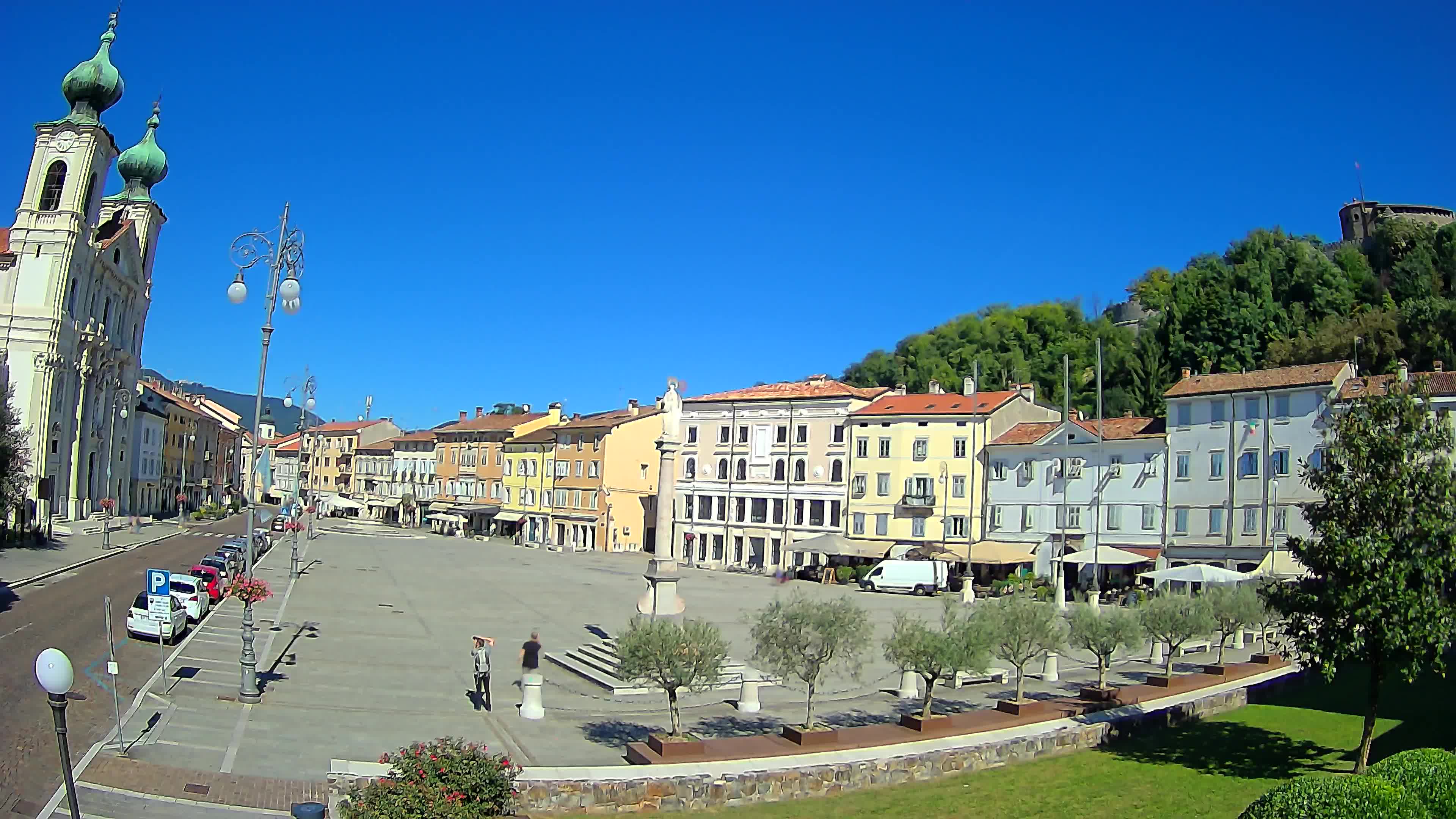Gorizia Piazza della Vittoria e chiesa di S. Ignazio