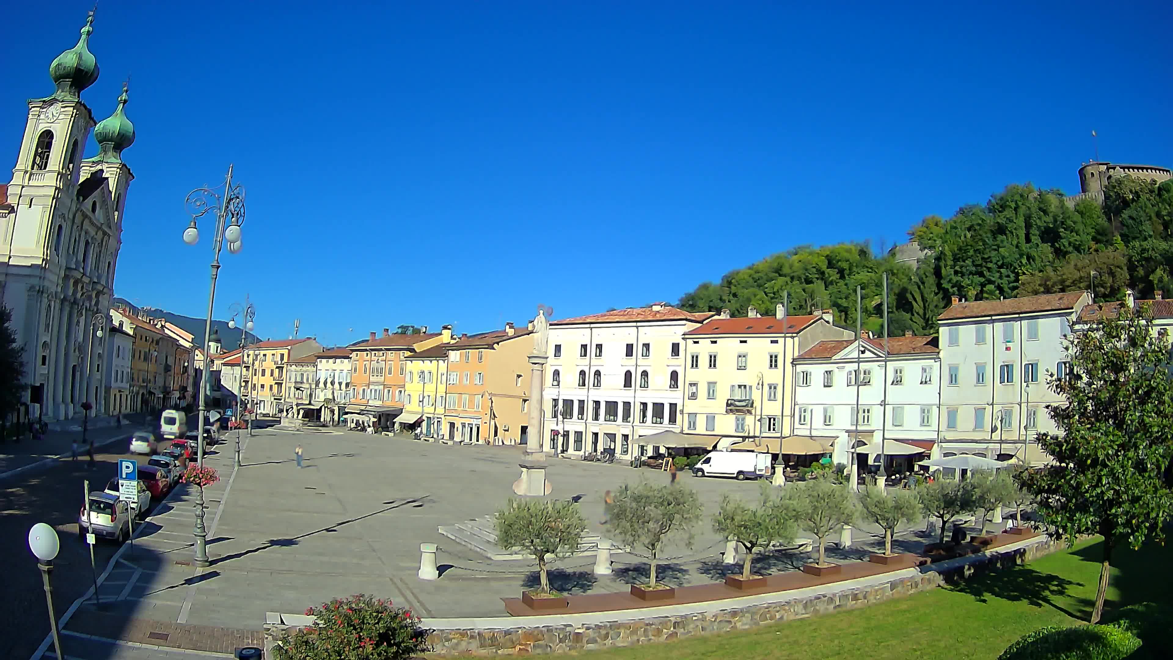 Gorizia – Plaza Vittoria – iglesia de San Pedro. Ignacio