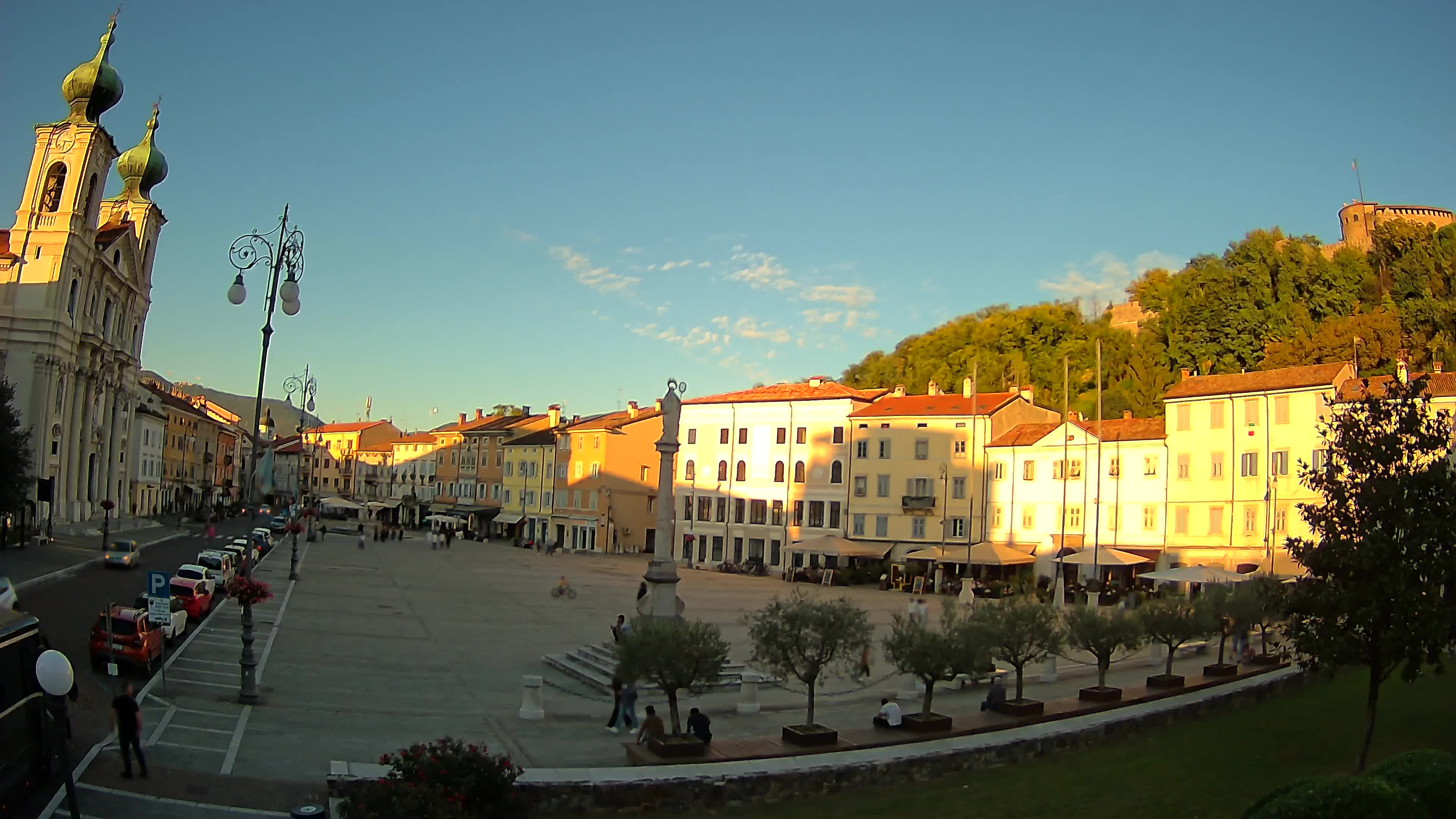 Gorizia – Plaza Vittoria – iglesia de San Pedro. Ignacio